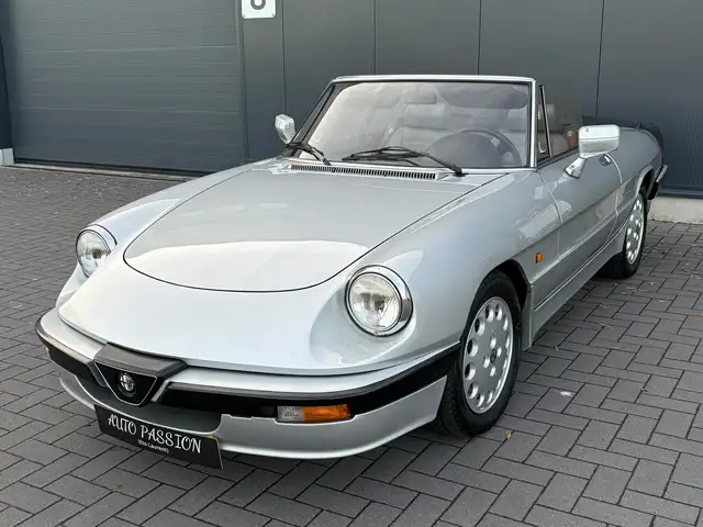 Alfa Romeo Spider Alfa Romeo Spider Etat neuf full ori. Introuvable
