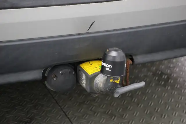 Volvo V70 view 7