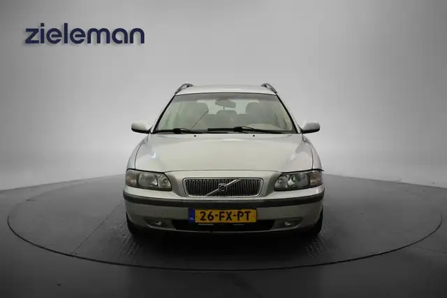 Volvo V70 view 13