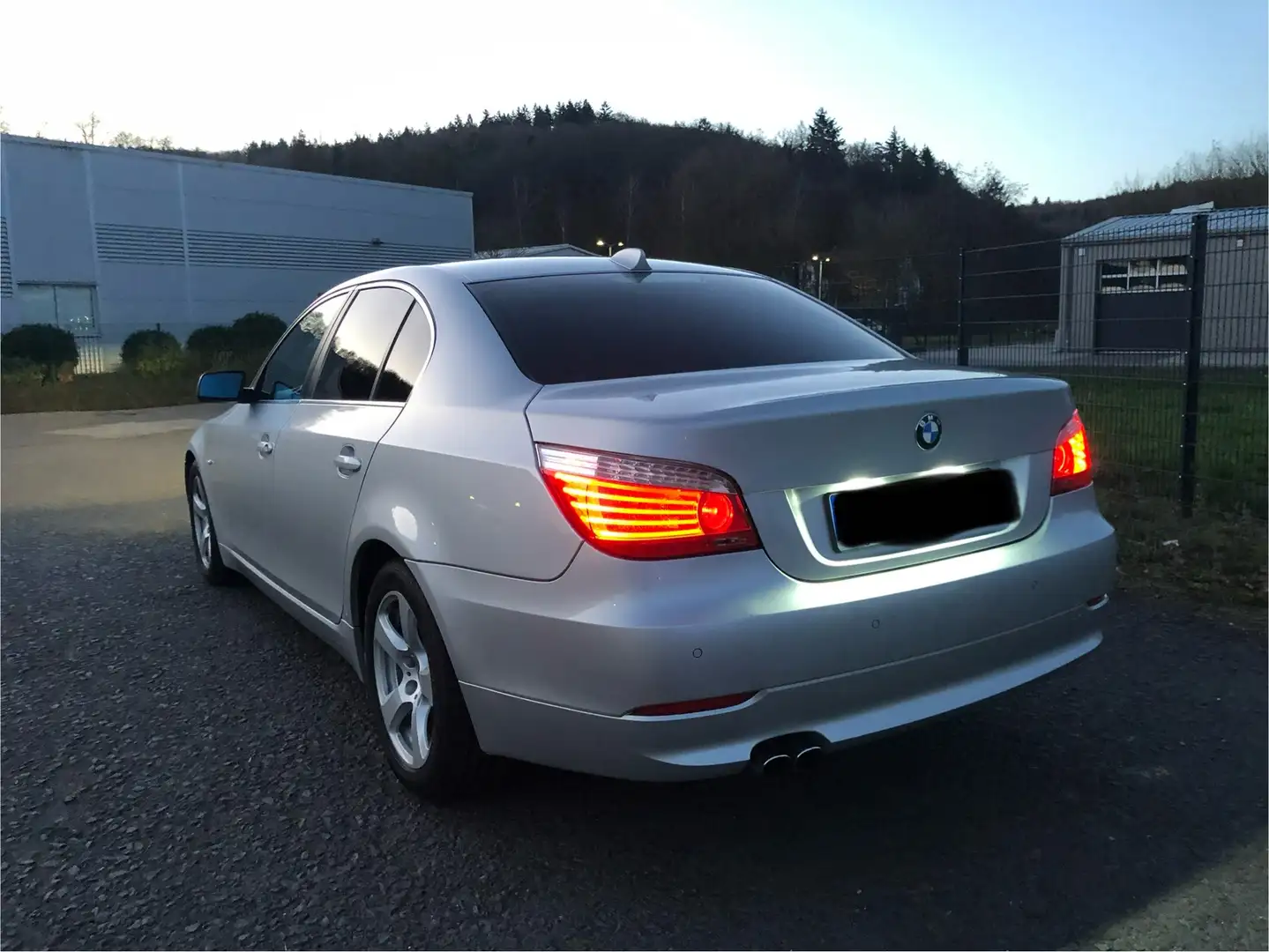 BMW 525 3.0L (N53) / *AUTOMATIK* / *FACELIFT* Grau - 1