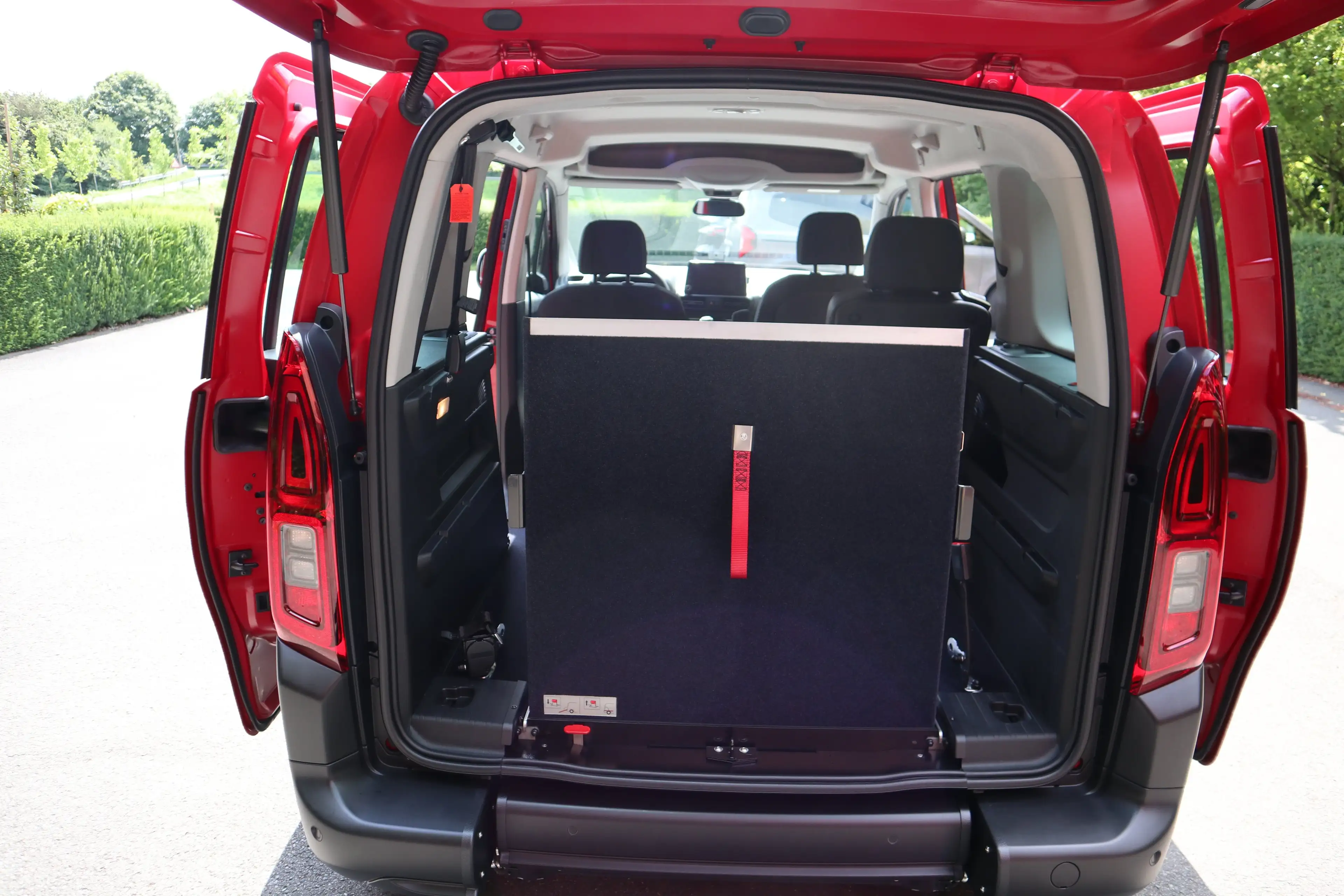Citroen Berlingo 110 Benziner*rollstuhlgerecht*Wenderampe*Garantie* — photo 9