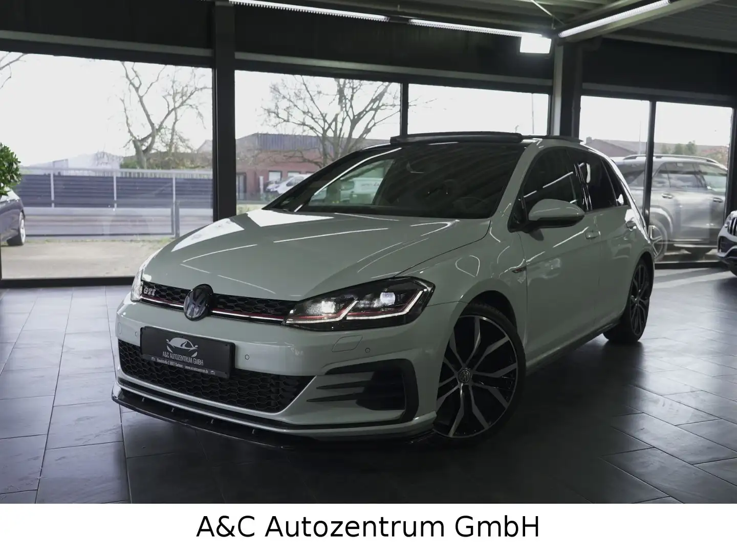 Volkswagen Golf VII GTI Facelift Virtual Cockpit Blanco - 2