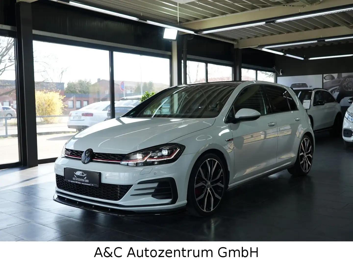 Volkswagen Golf VII GTI Facelift Virtual Cockpit Blanco - 1