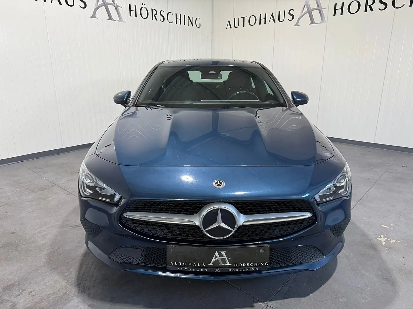 Mercedes-Benz CLA 180 d Blau - 2