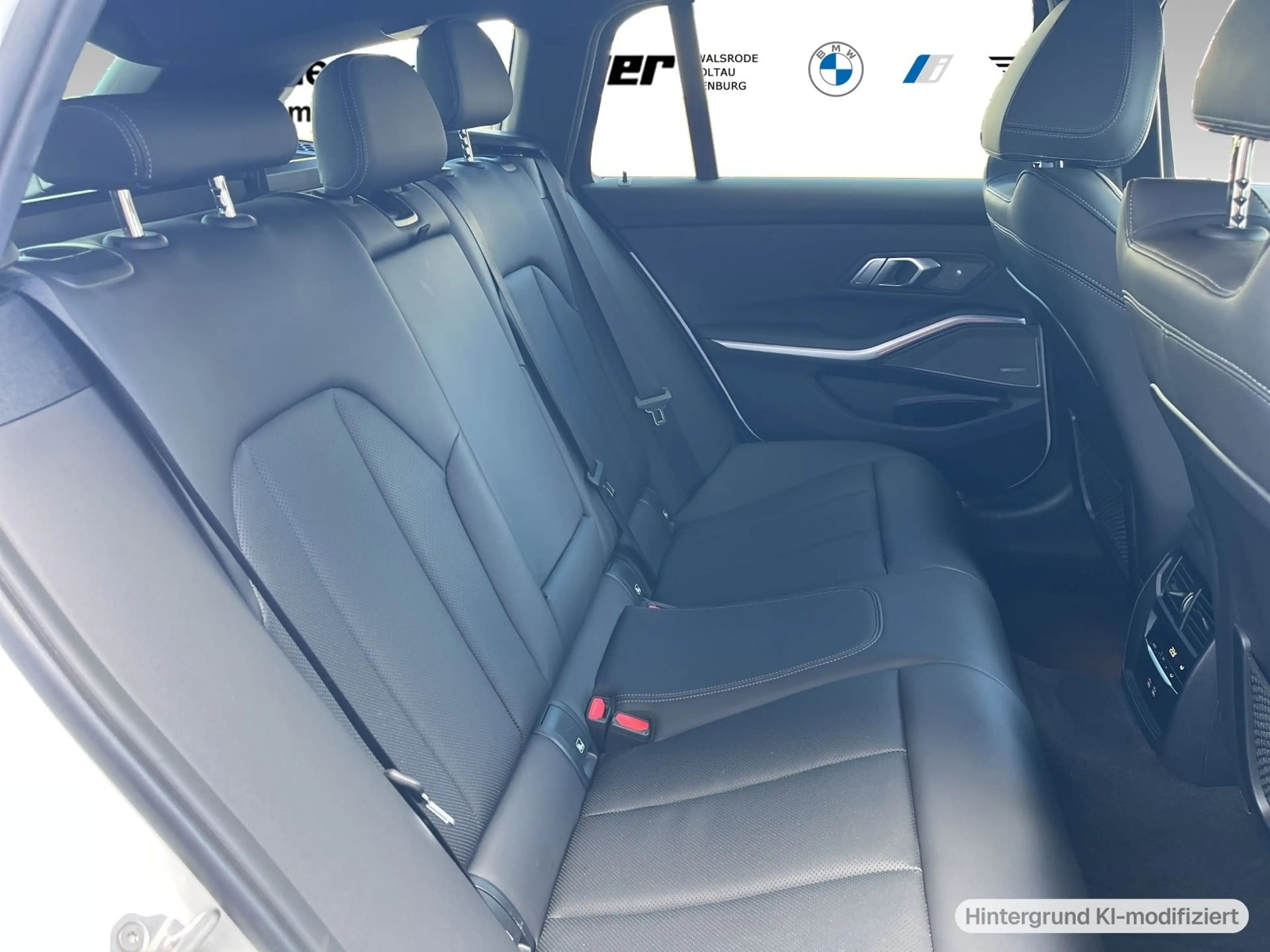 BMW 340 M340i xDrive Touring — photo 8