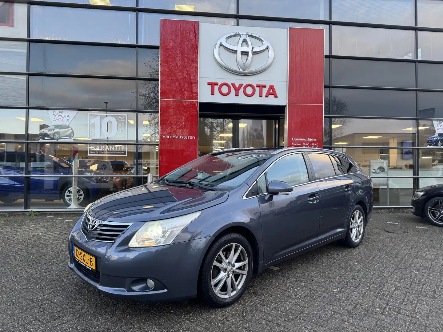 Toyota Avensis 1.8 VVT-i 147pk Aut Business Limited Bleu - 1