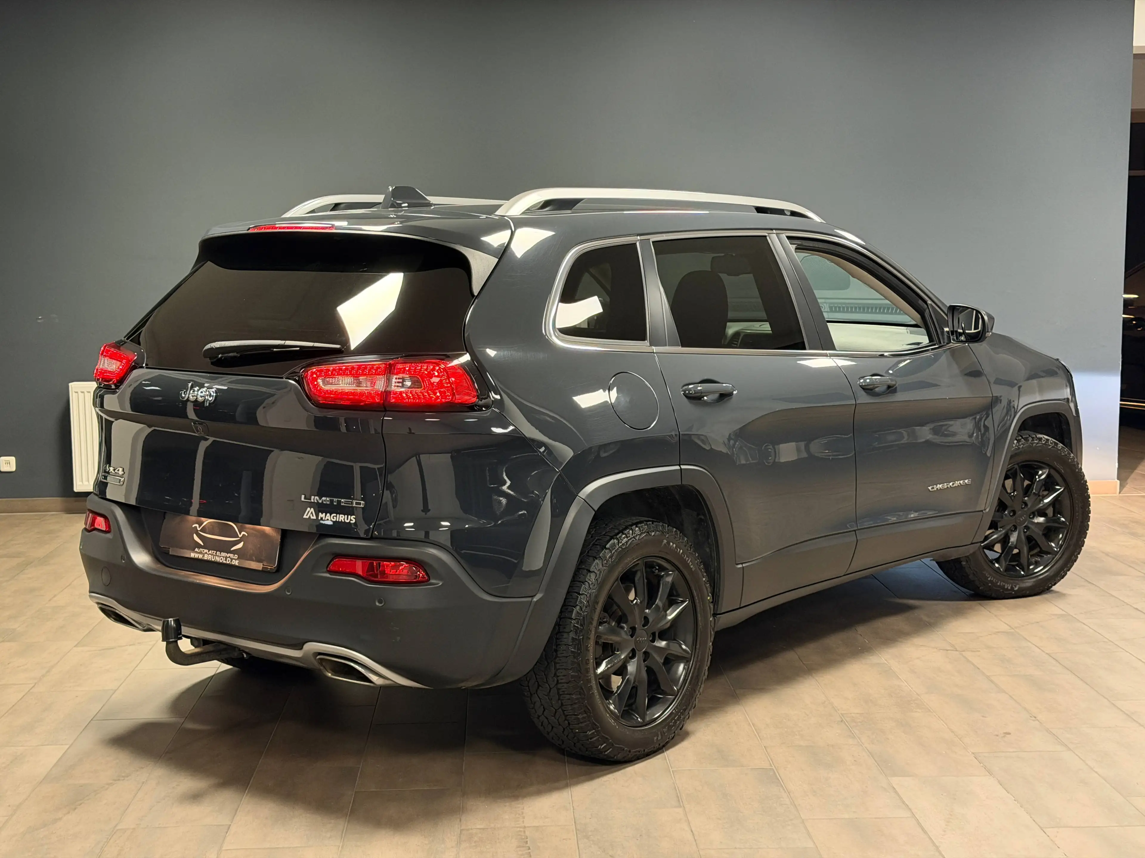 Jeep Cherokee Cherokee 2.2 Limited 4WD /LEDER/AHK/KEYLESS/RFK/ — photo 8