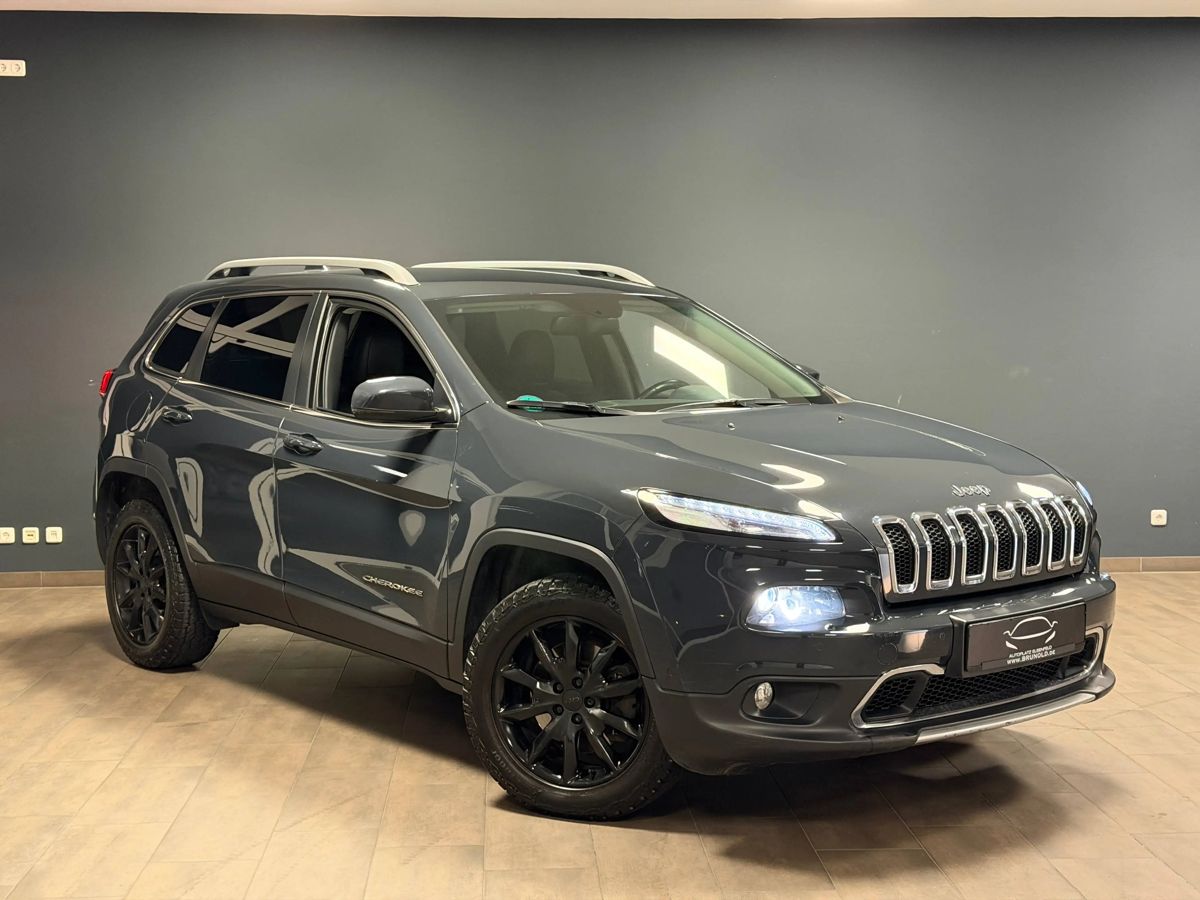 Jeep Cherokee Cherokee 2.2 Limited 4WD /LEDER/AHK/KEYLESS/RFK/ — photo 6
