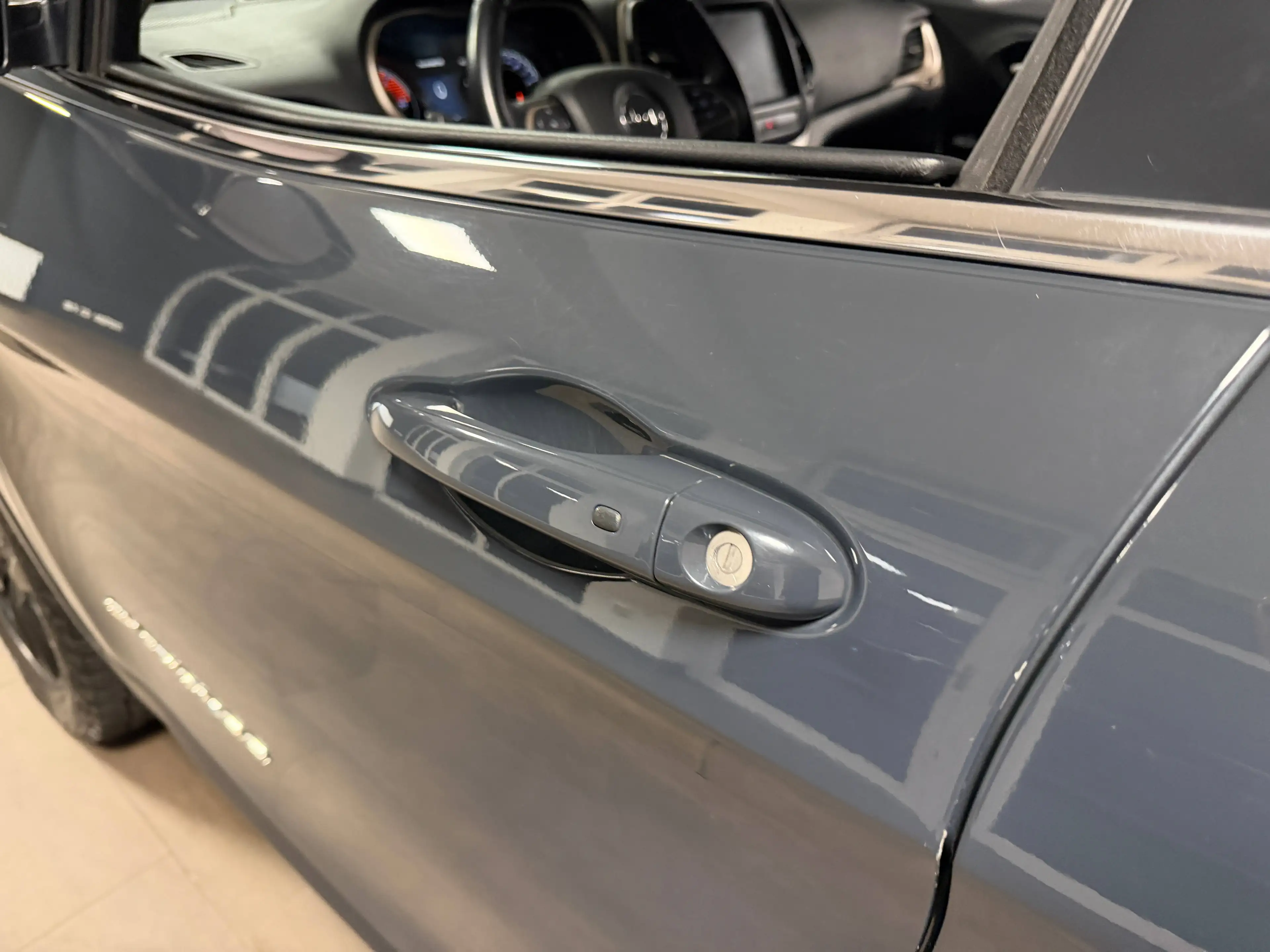 Jeep Cherokee Cherokee 2.2 Limited 4WD /LEDER/AHK/KEYLESS/RFK/ — photo 13