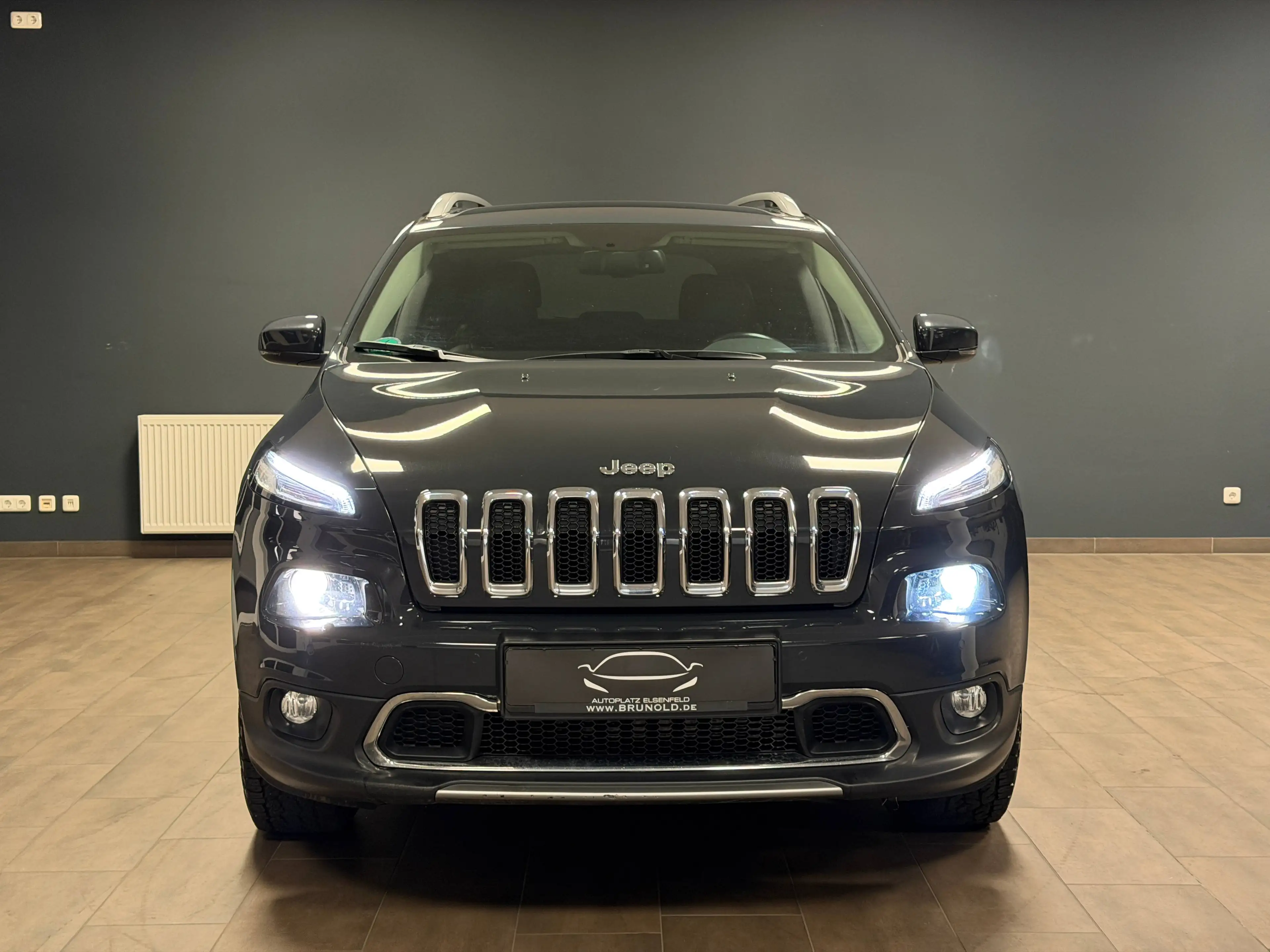 Jeep Cherokee Cherokee 2.2 Limited 4WD /LEDER/AHK/KEYLESS/RFK/ — photo 4