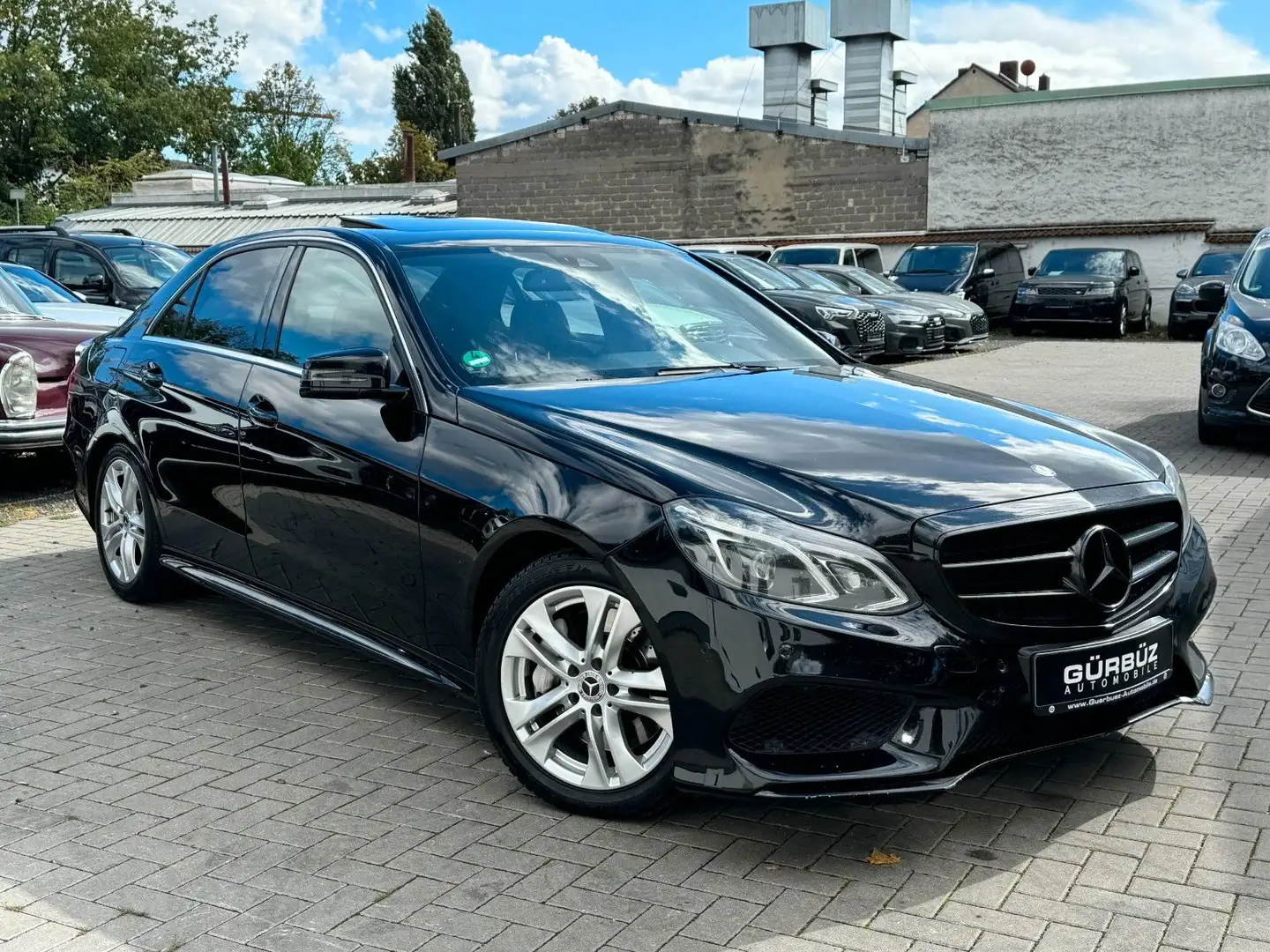Mercedes-Benz E 350 BT AMG-LINE Eu6*Glasdach*Leder Schwarz - 1