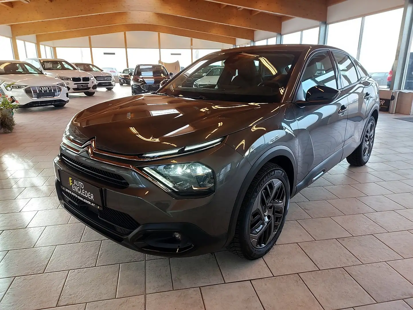 Citroen C4 BlueHDI 130 S&S EAT8 Aut. Plus Grau - 2