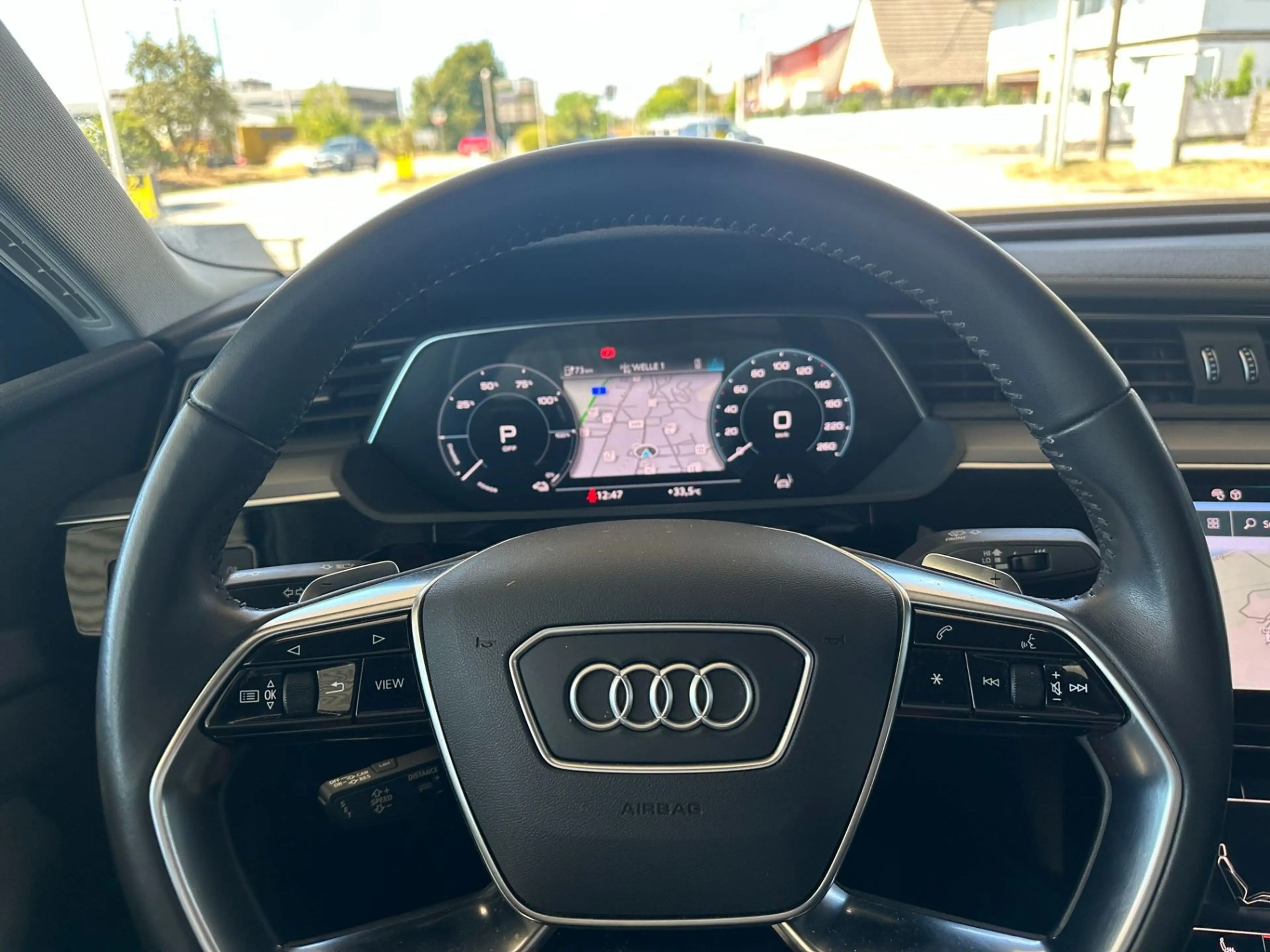 Audi e-tron SB 55 quattro 95kWh Business — photo 13