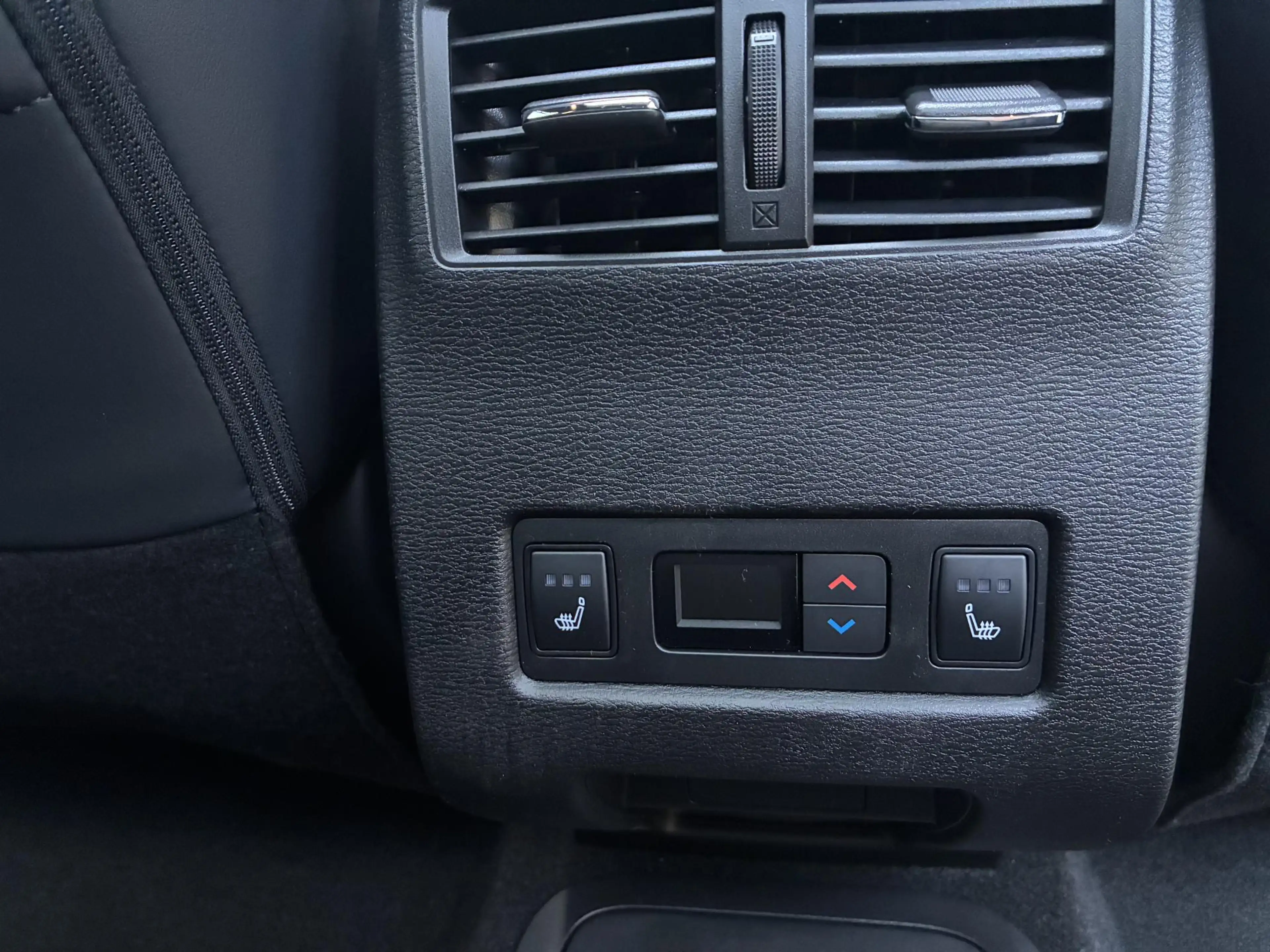 Mitsubishi Outlander 2.4 PHEV Black Edition NIEUW UIT VOORRAAD LEVERBAA — photo 40