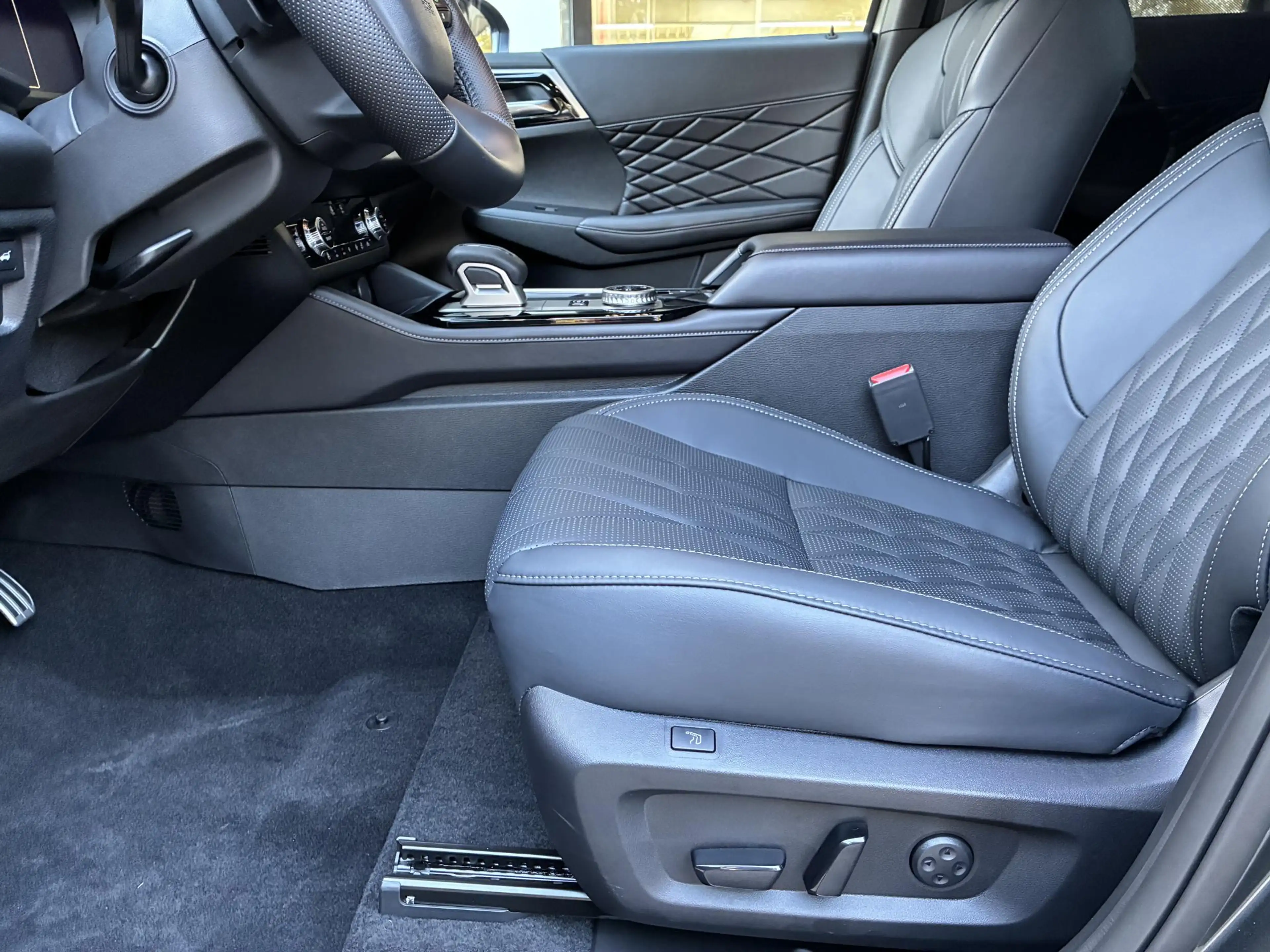 Mitsubishi Outlander 2.4 PHEV Black Edition NIEUW UIT VOORRAAD LEVERBAA — photo 12