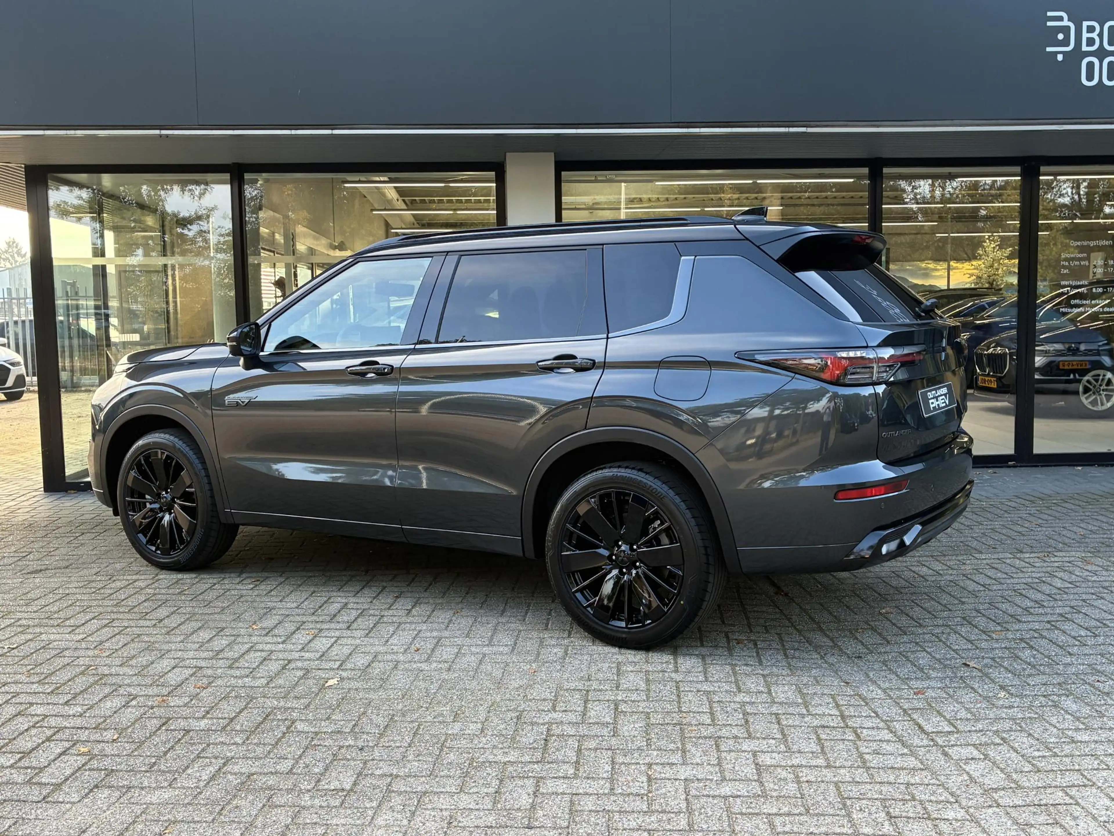 Mitsubishi Outlander 2.4 PHEV Black Edition NIEUW UIT VOORRAAD LEVERBAA — photo 3