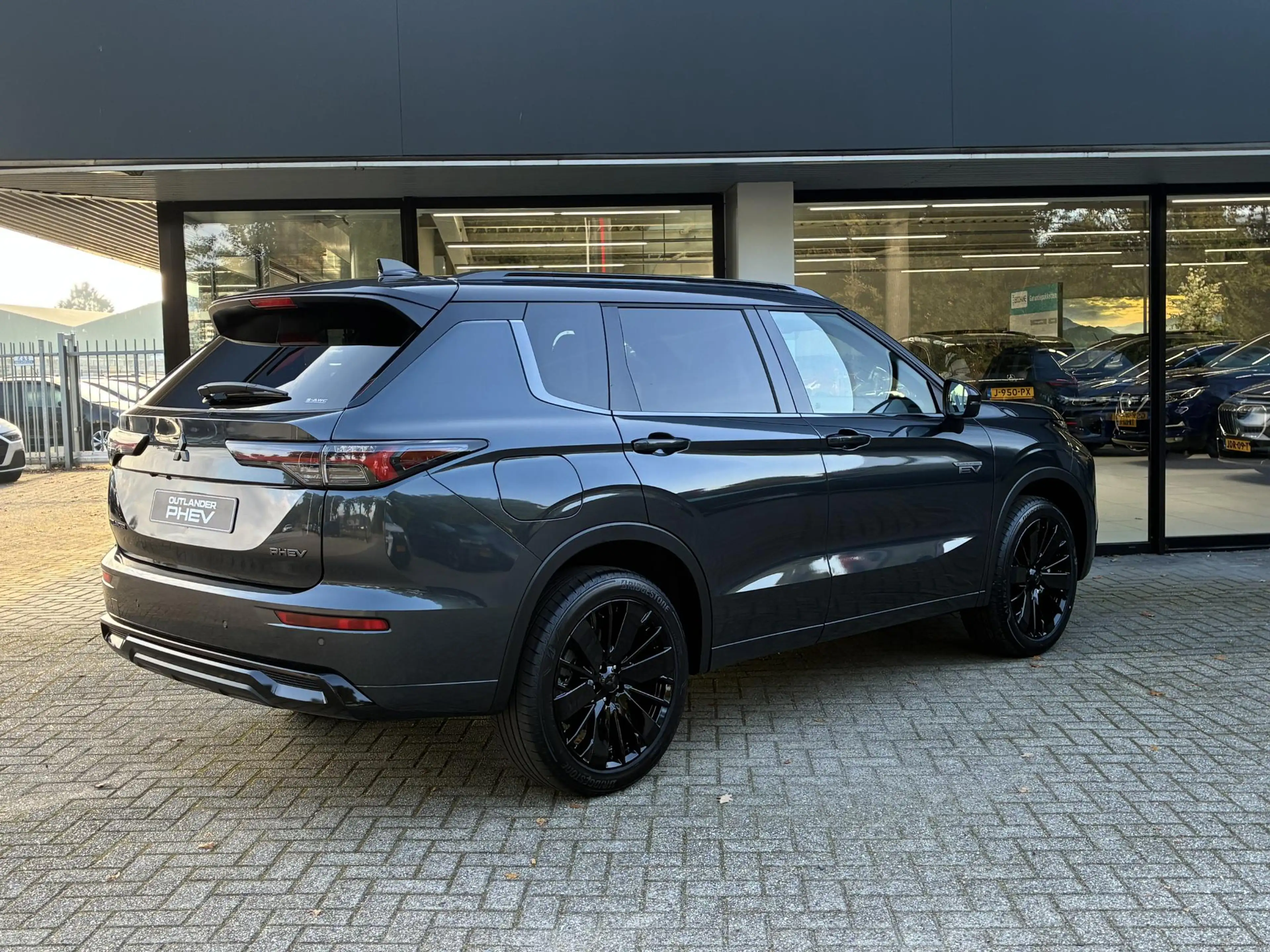 Mitsubishi Outlander 2.4 PHEV Black Edition NIEUW UIT VOORRAAD LEVERBAA — photo 5