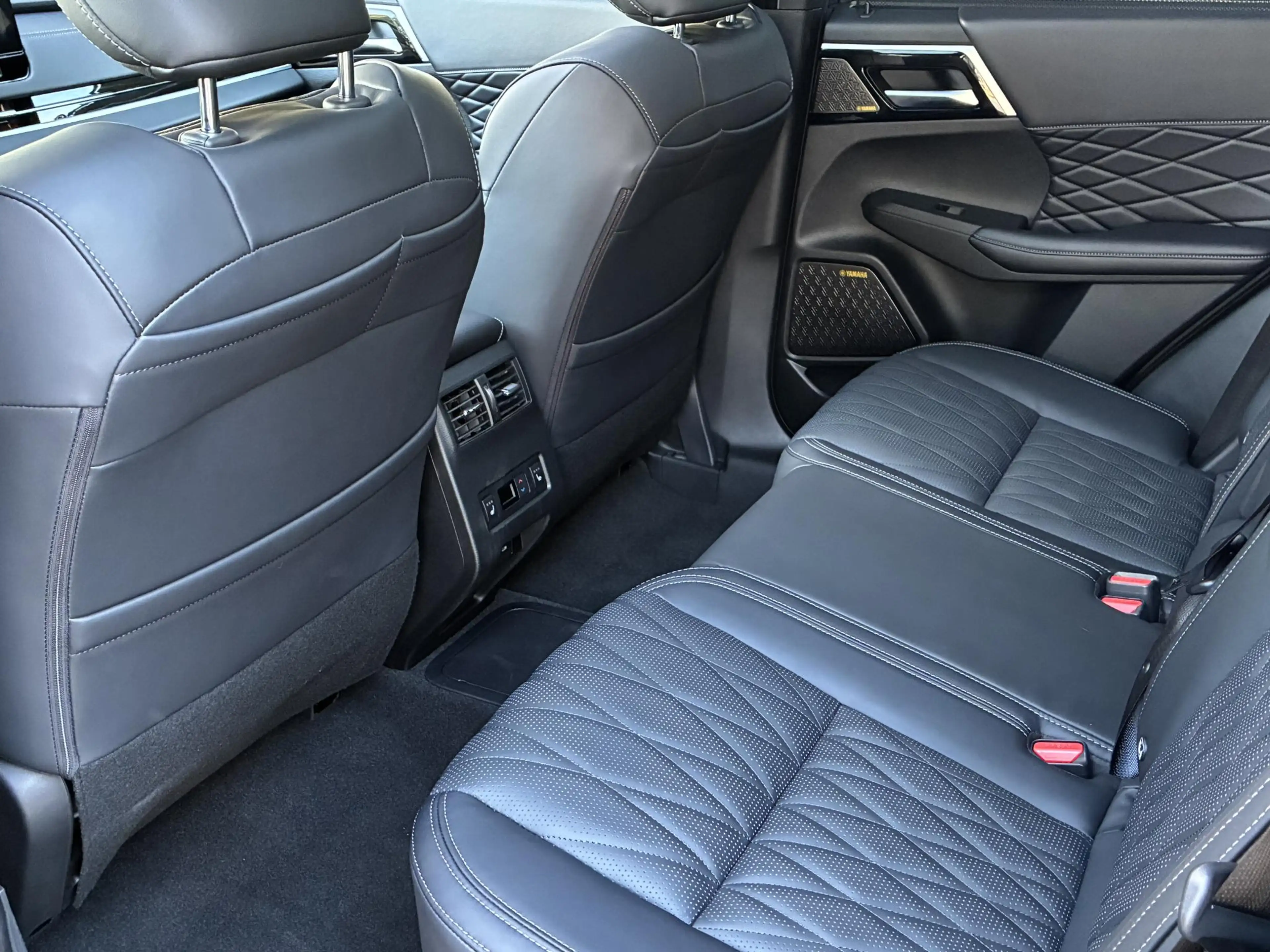 Mitsubishi Outlander 2.4 PHEV Black Edition NIEUW UIT VOORRAAD LEVERBAA — photo 16