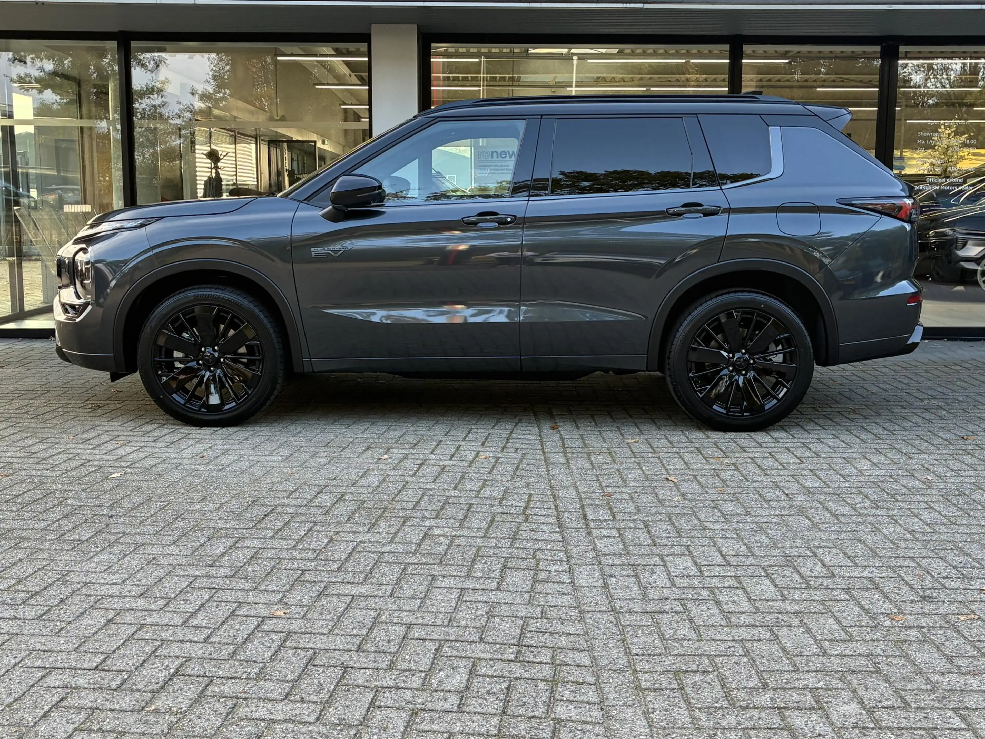 Mitsubishi Outlander 2.4 PHEV Black Edition NIEUW UIT VOORRAAD LEVERBAA — photo 2