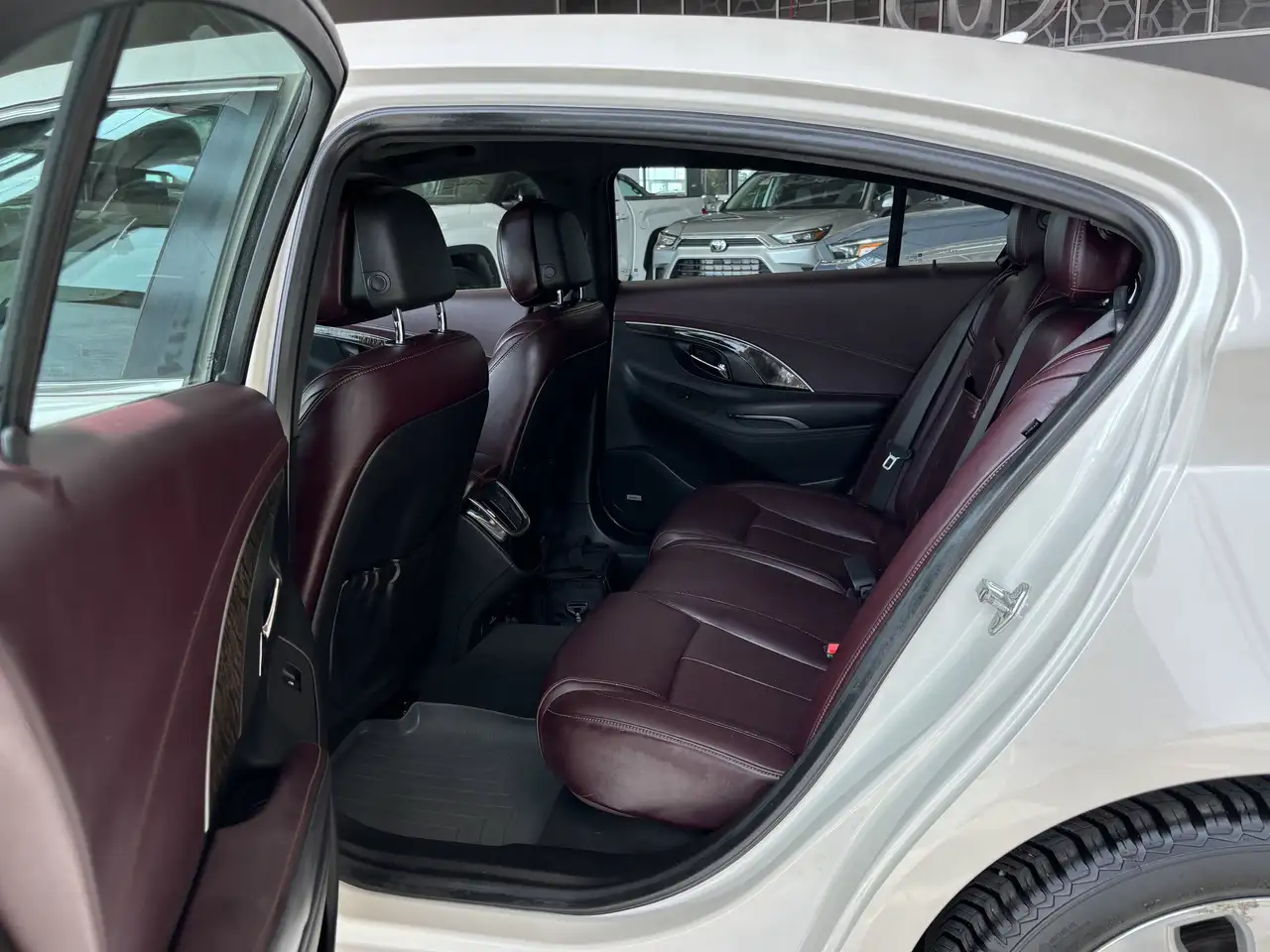 Buick Lacrosse снимка Buick Lacrosse