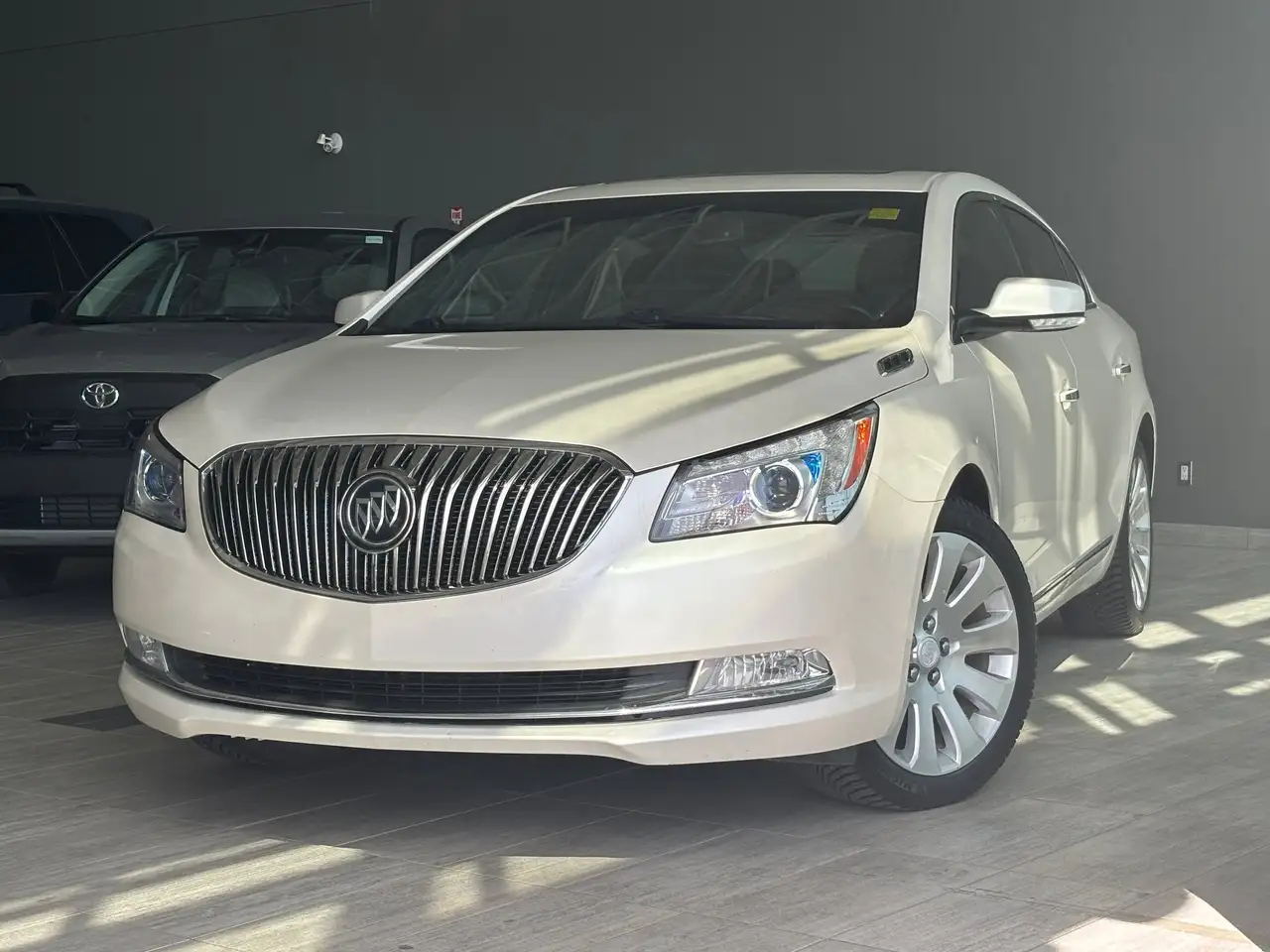Buick Lacrosse снимка Buick Lacrosse