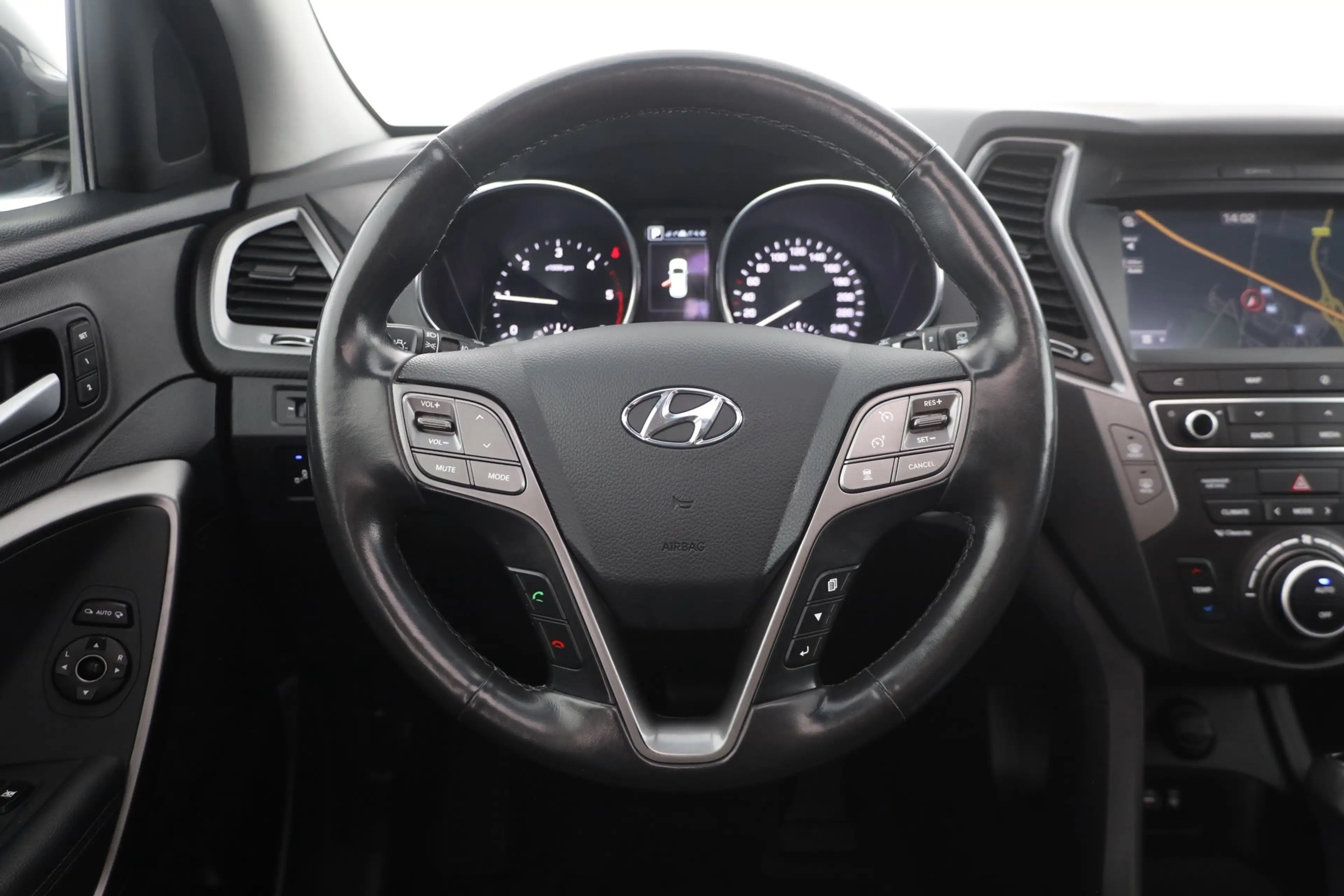Hyundai SANTA FE 2.2 CRDi Premium 4WD Bi-Xenon Panorama — photo 10