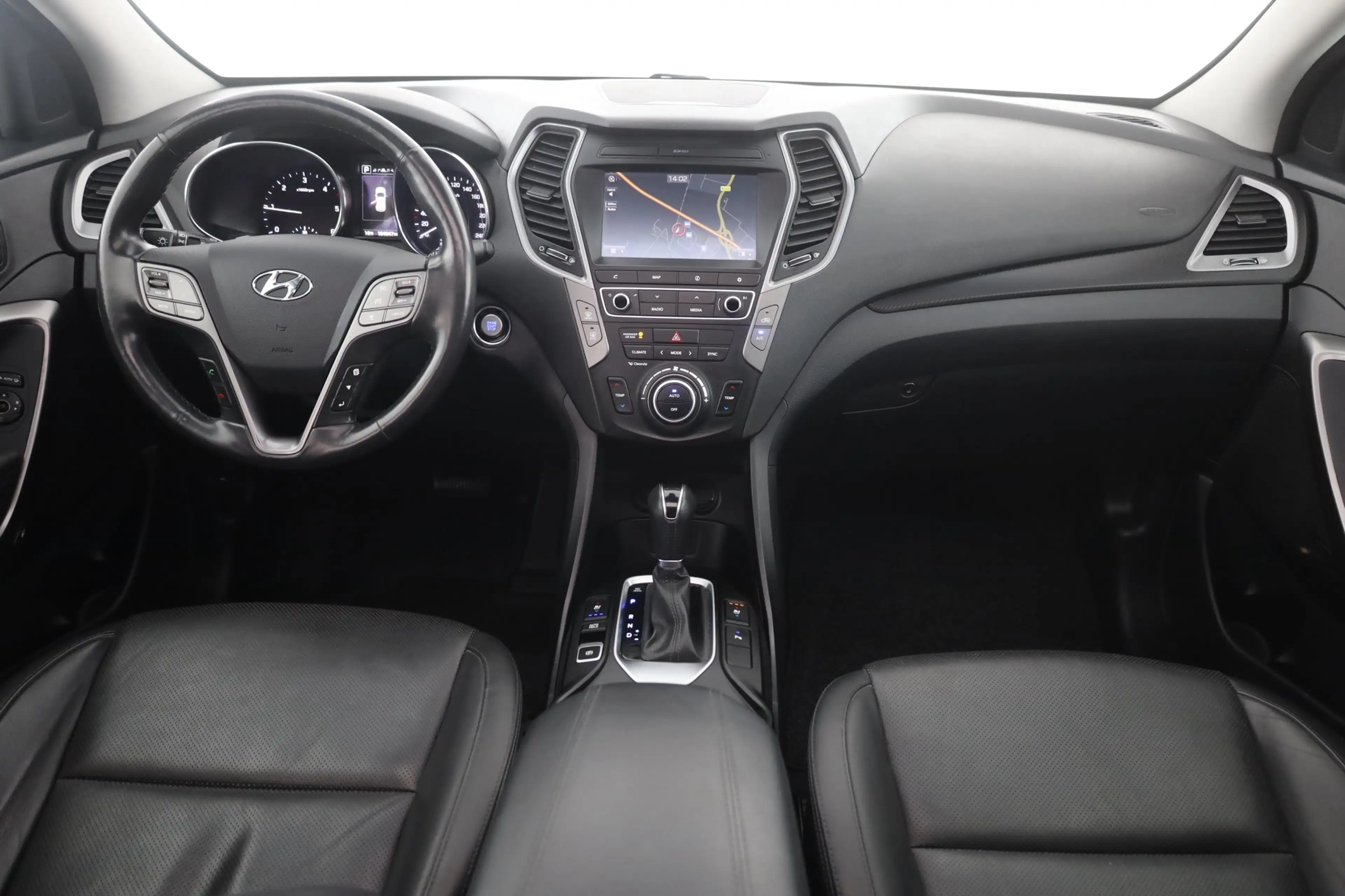 Hyundai SANTA FE 2.2 CRDi Premium 4WD Bi-Xenon Panorama — photo 9