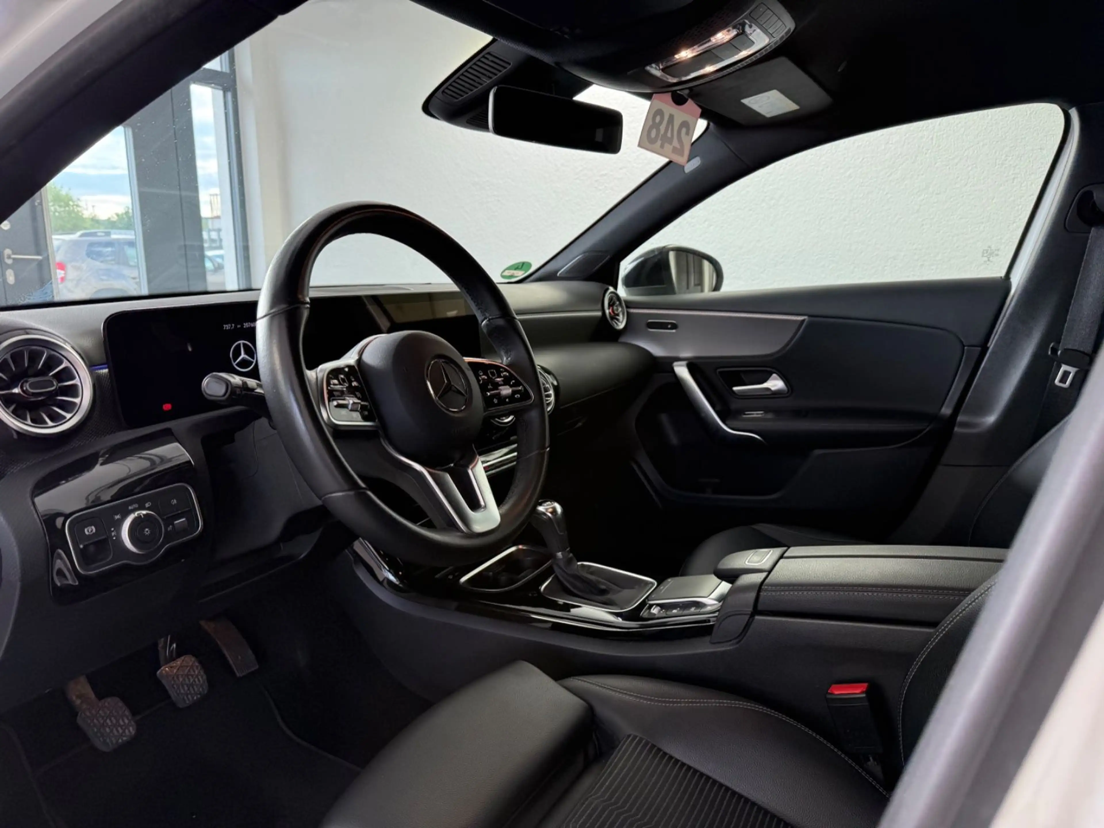 Mercedes-Benz A 180 d Progressive*Kamera*LED*KEYLESS GO*AHK* — photo 11