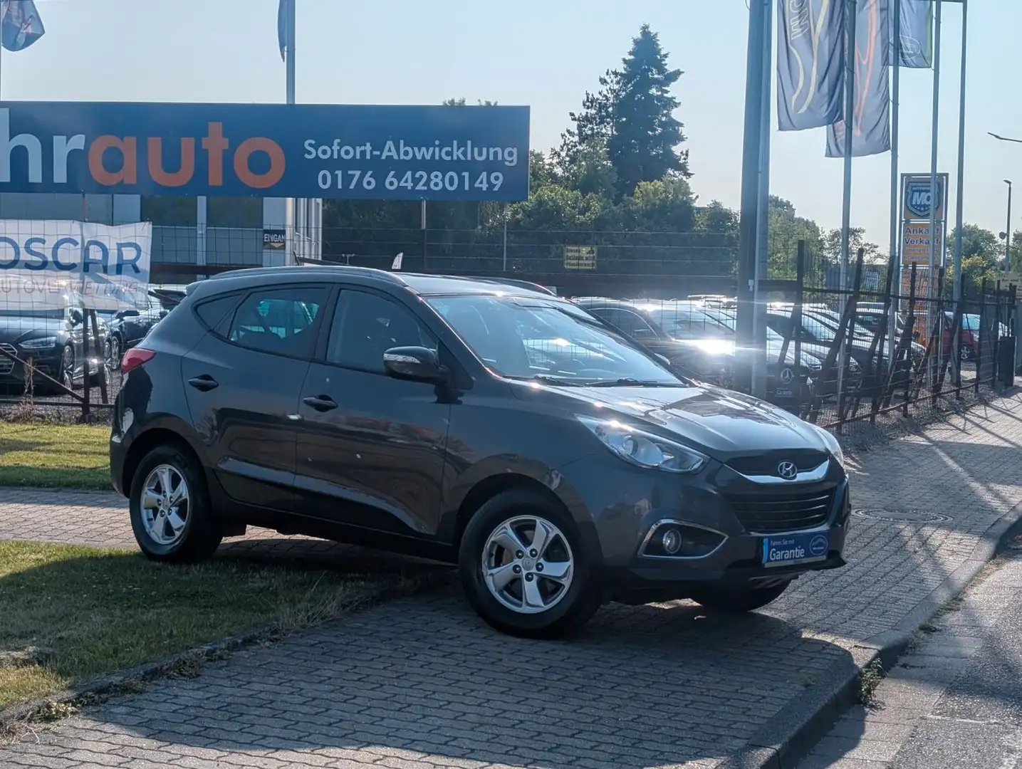 Hyundai iX35 Style 2WD*1-HAND*KLIMA*AHK*PDC !! Grau - 2