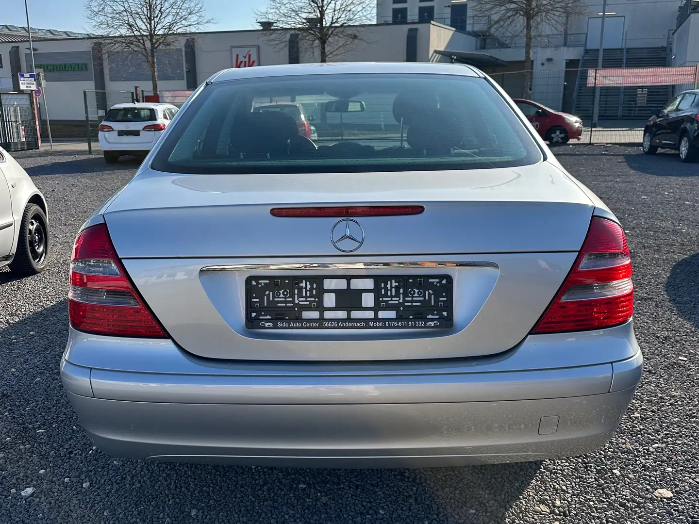 Mercedes-Benz E 240 Classic Silber - 2
