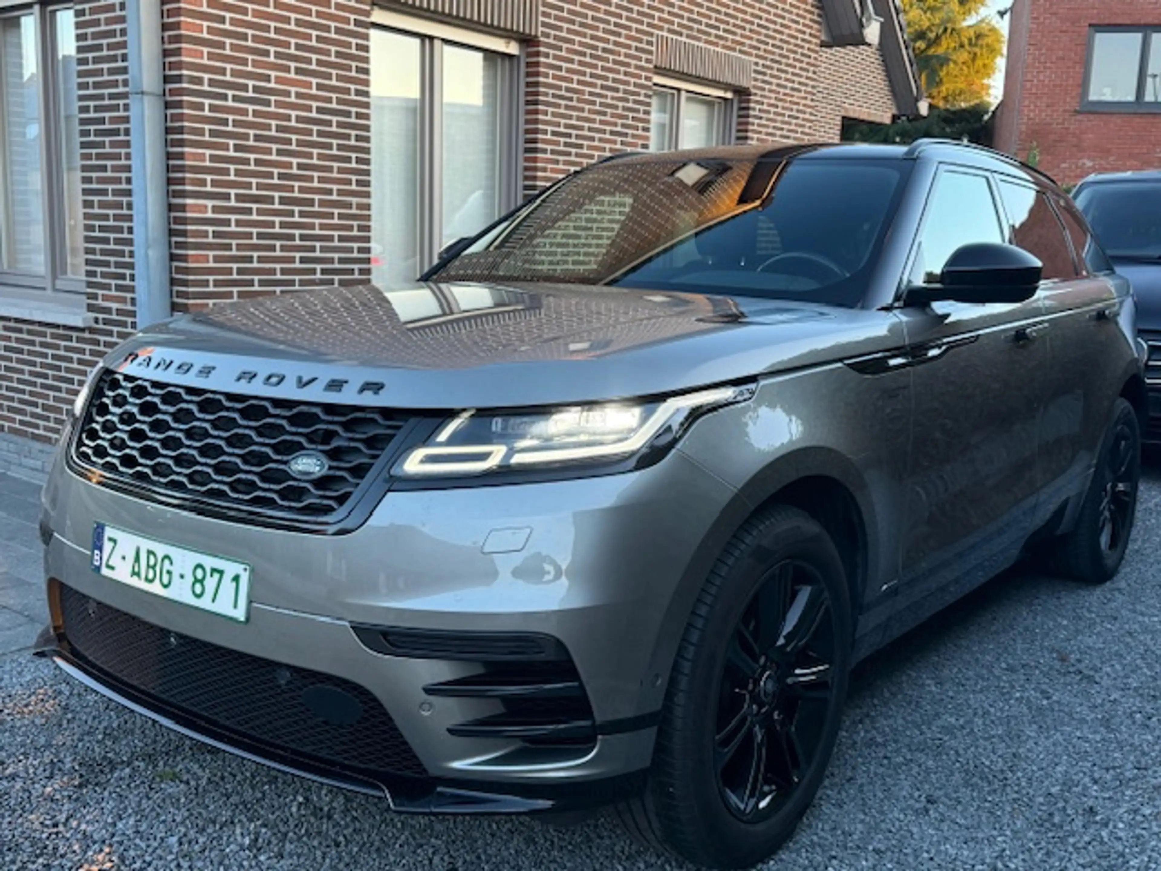 Land Rover Range Rover Velar Velar 2.0 TD4 MHEV D200 R-Dynamic S Panodak Trekhaak Leder CarPlay Btw wagen