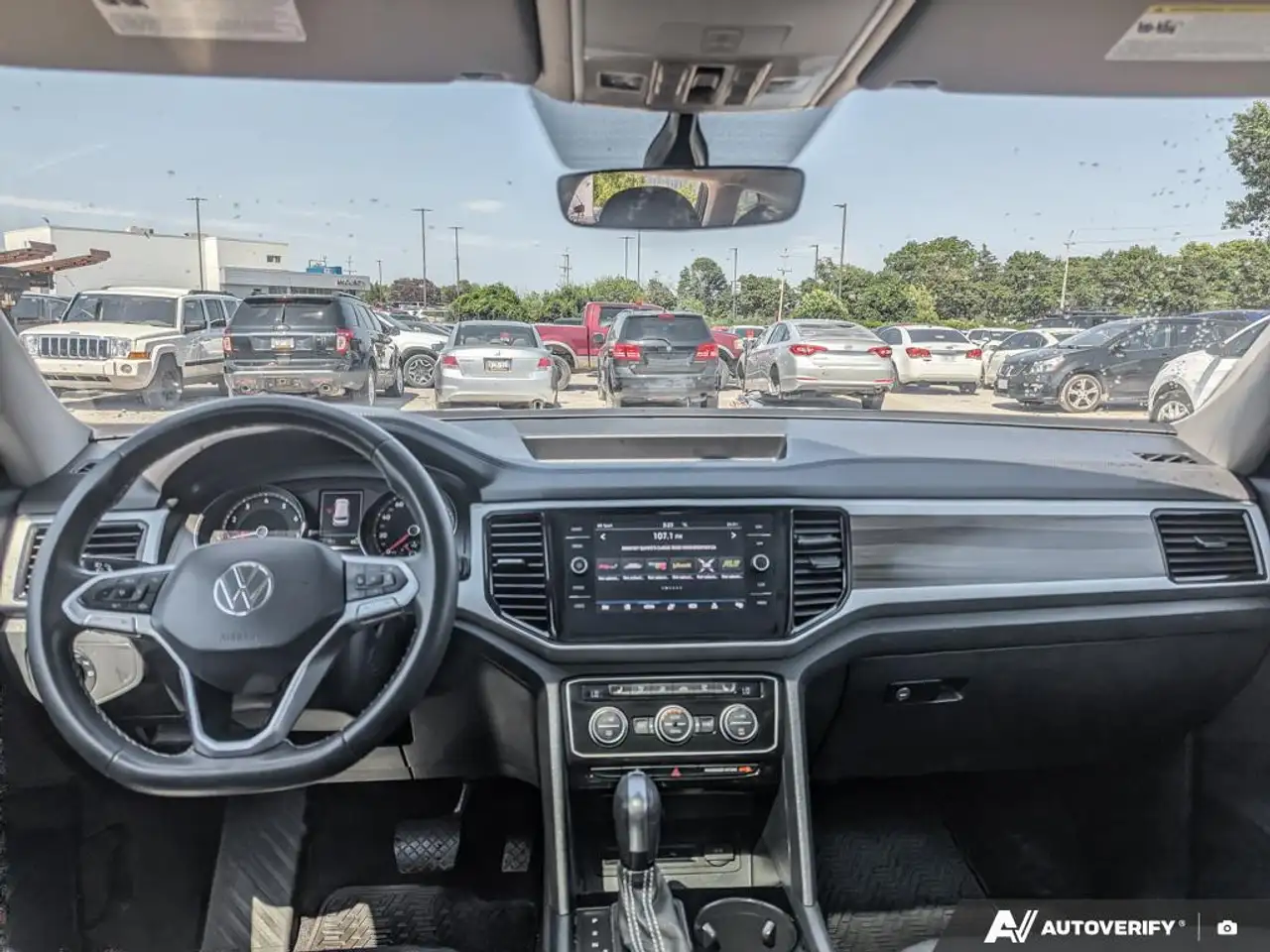 Volkswagen Atlas photo Volkswagen Atlas