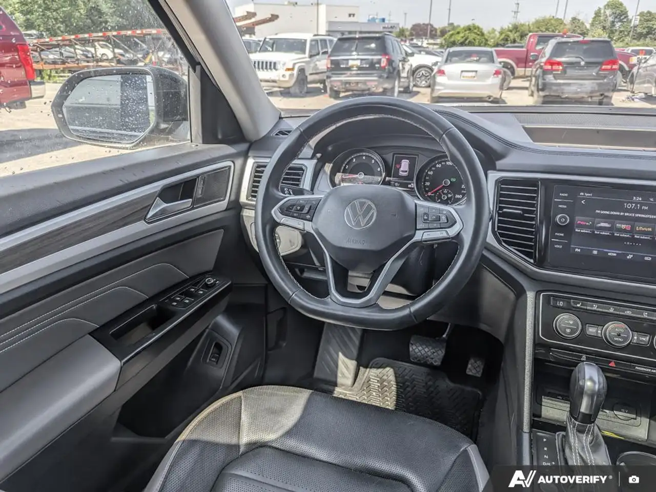 Volkswagen Atlas photo Volkswagen Atlas
