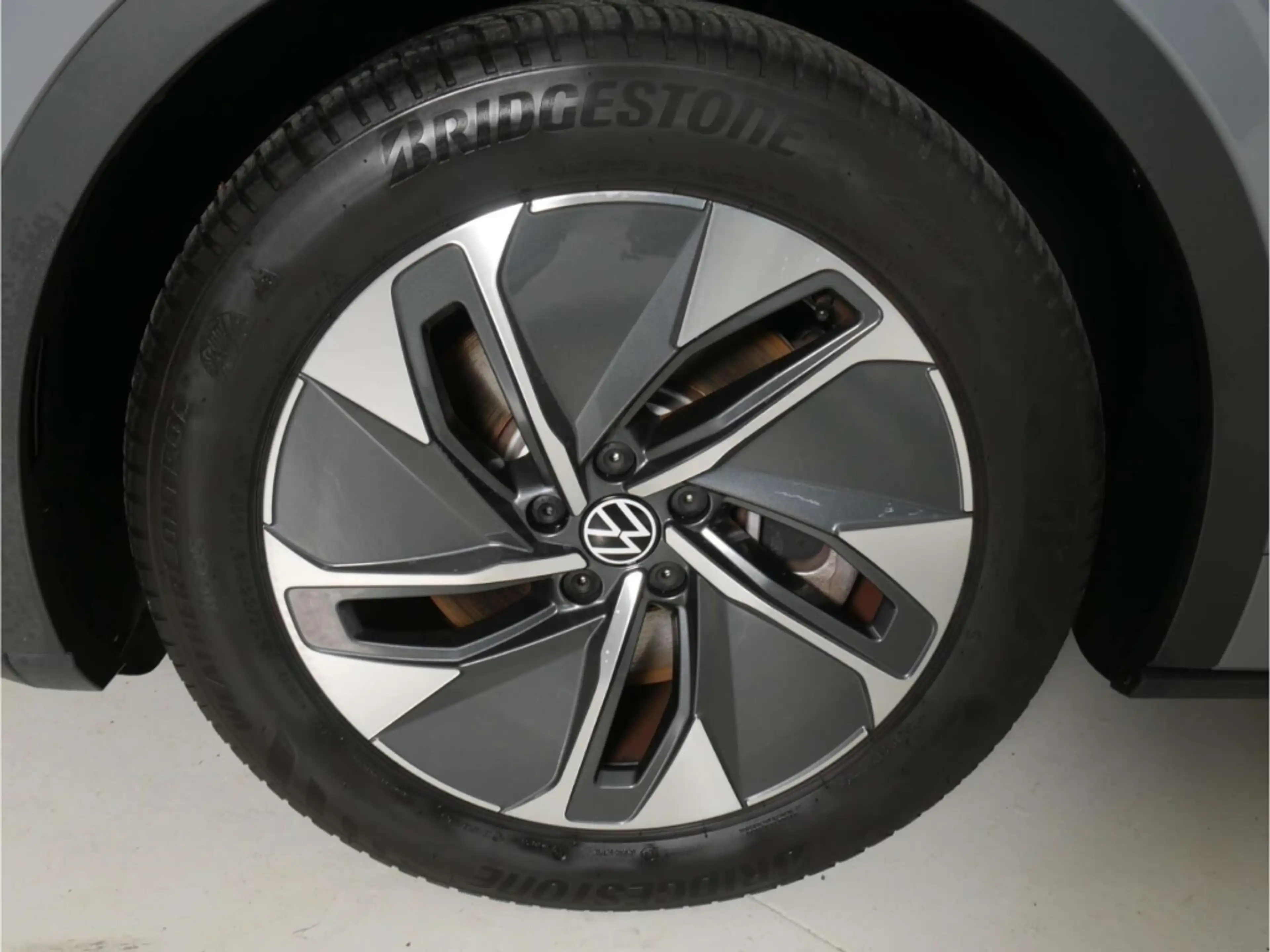 Volkswagen ID.5 Pro Performance 77 kWh — photo 8
