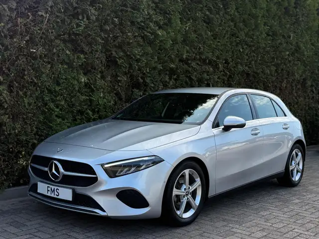 Mercedes-Benz A 200 Luxury Line Facelift CarPlay Camera