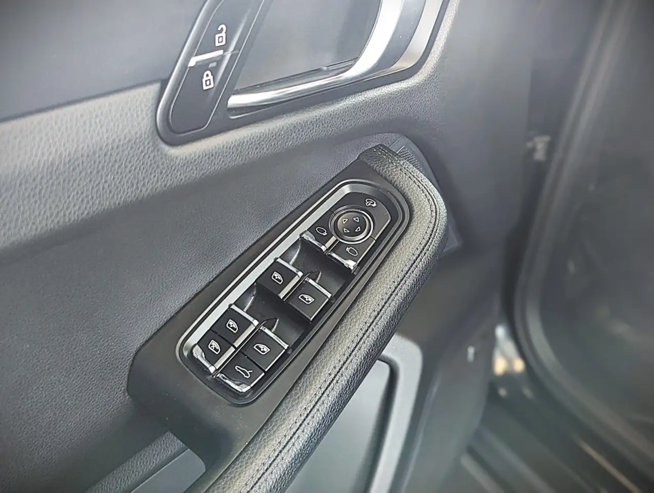 Porsche Macan снимка Porsche Macan