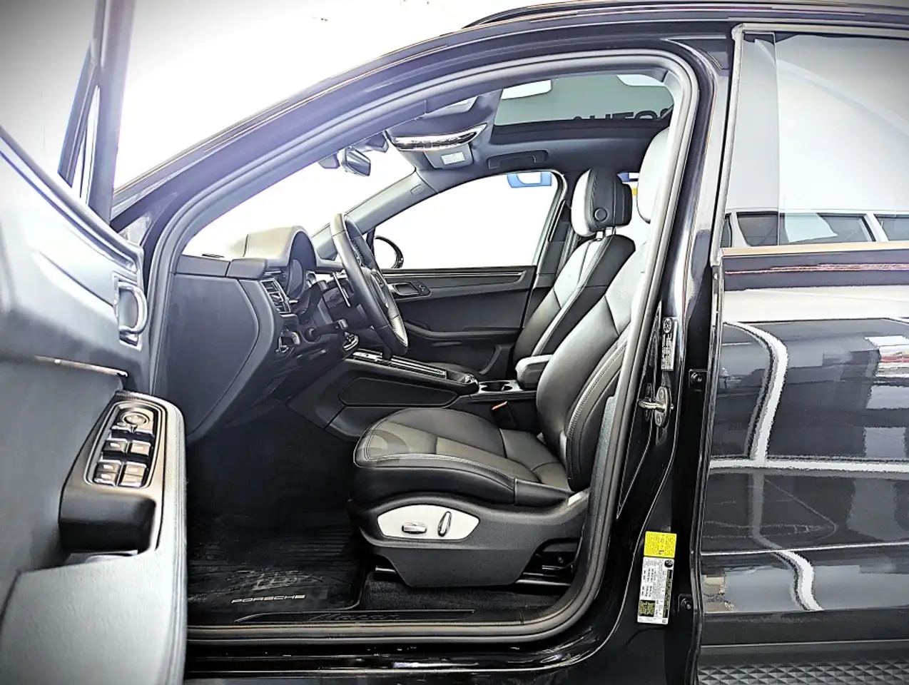 Porsche Macan снимка Porsche Macan
