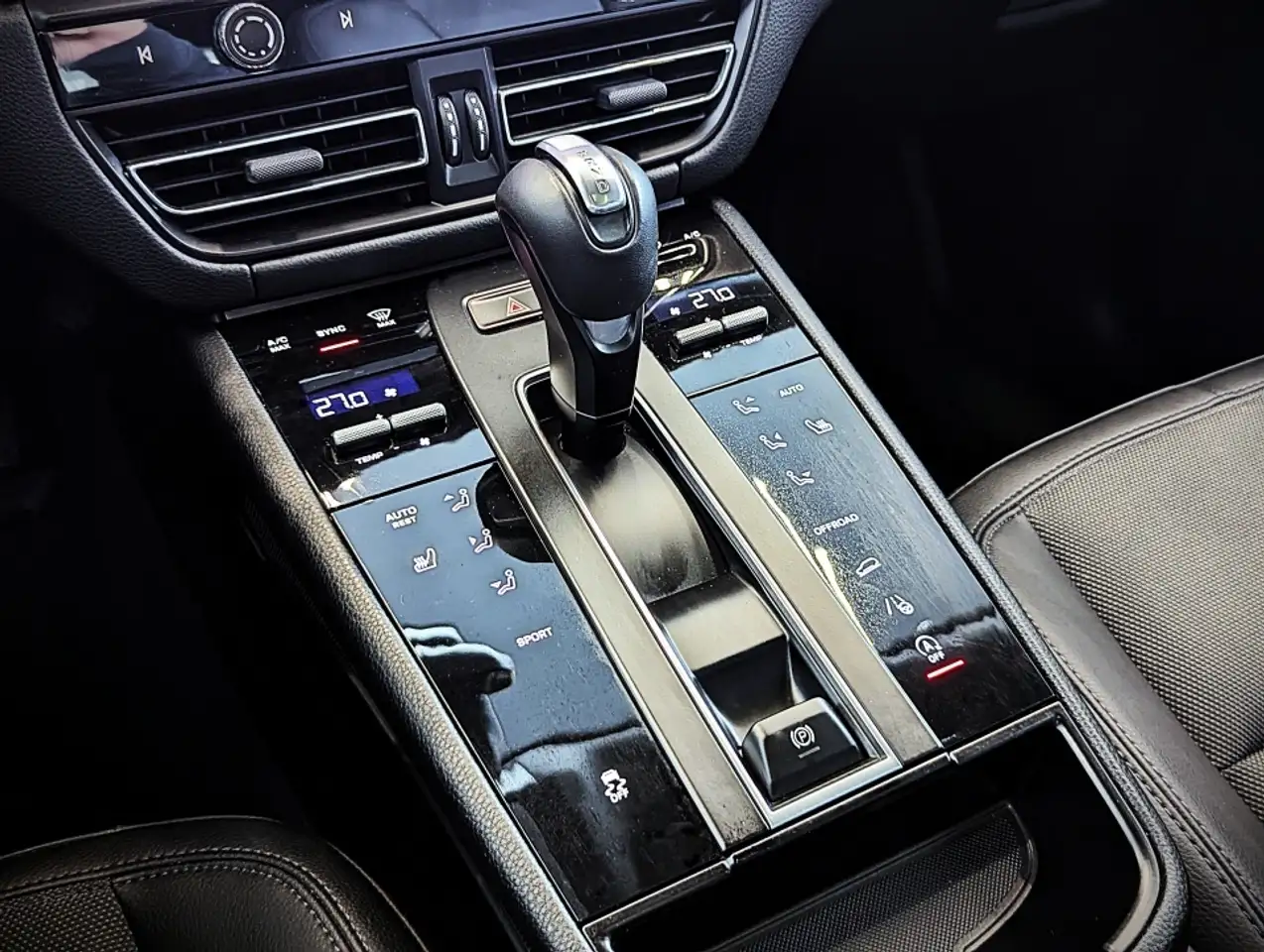 Porsche Macan снимка Porsche Macan