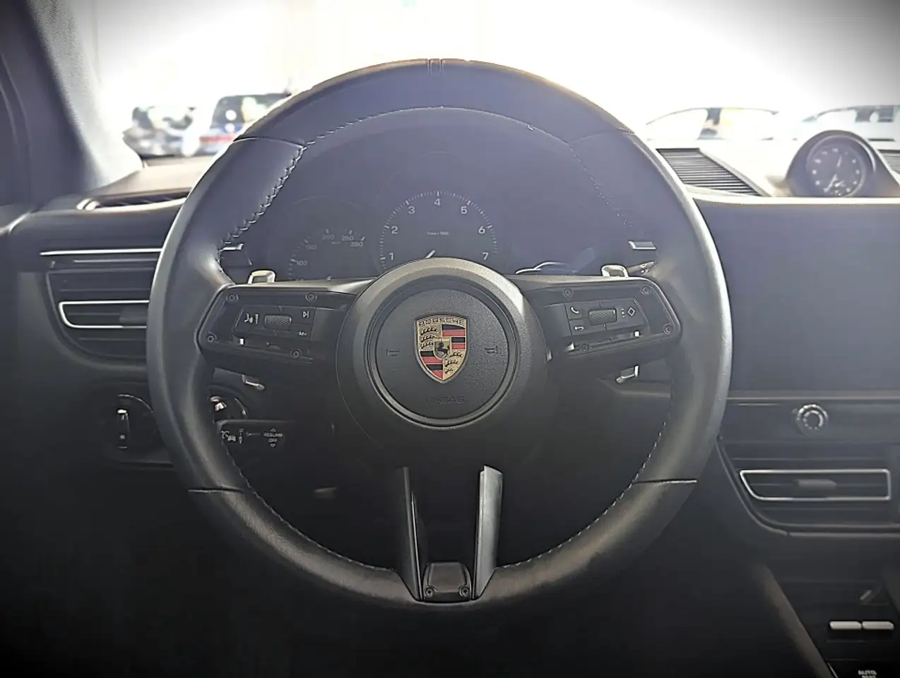 Porsche Macan снимка Porsche Macan