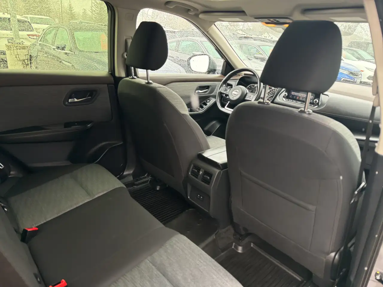Nissan Rogue снимка Nissan Rogue