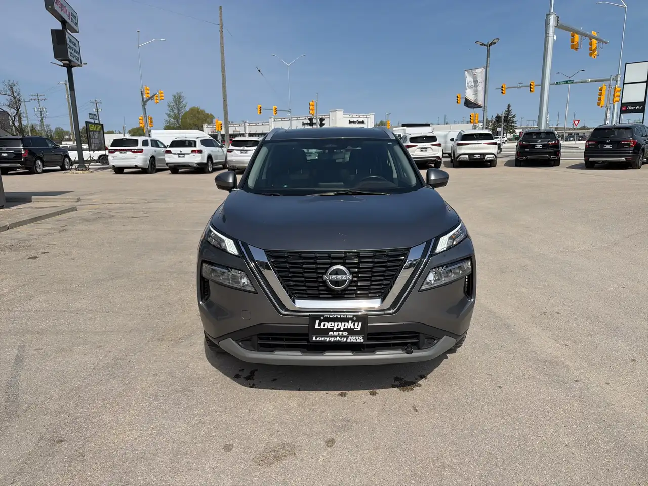 Nissan Rogue снимка Nissan Rogue