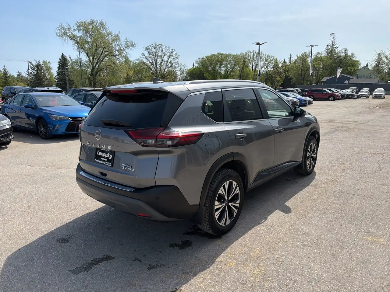 Nissan Rogue снимка Nissan Rogue