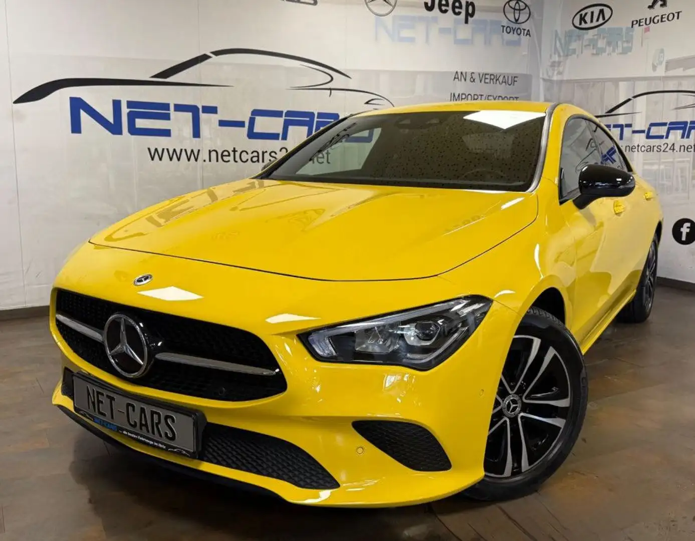 Mercedes-Benz CLA 180 EDITION*Night*Carbon*NAVi+Kamera*LED Gelb - 1