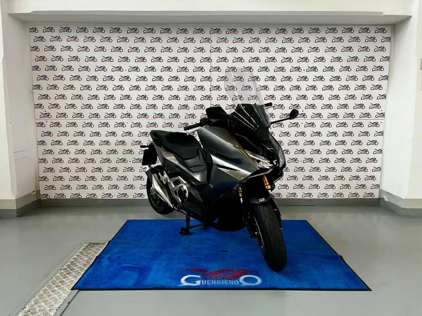 Honda Forza 750 Garantita e Finanziabile Grigio - 2