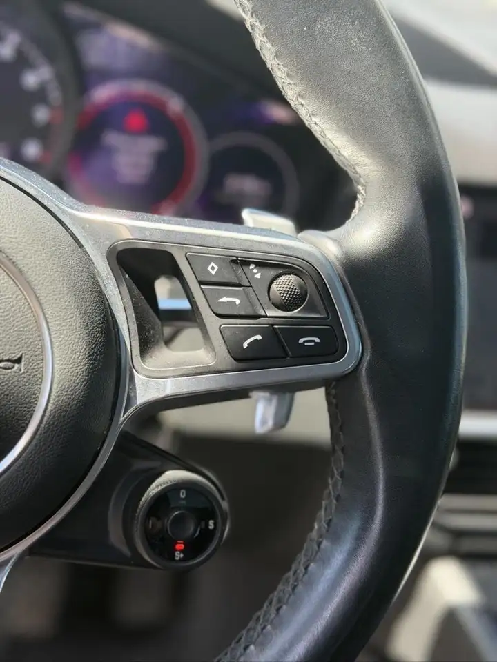 Porsche Cayenne снимка Porsche Cayenne