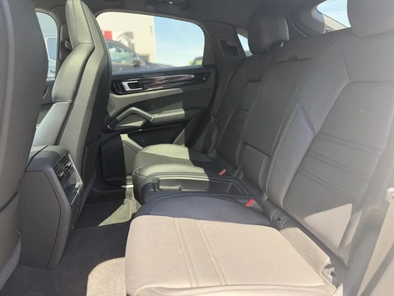 Porsche Cayenne снимка Porsche Cayenne