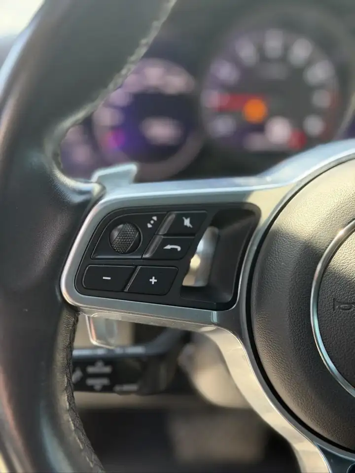 Porsche Cayenne снимка Porsche Cayenne