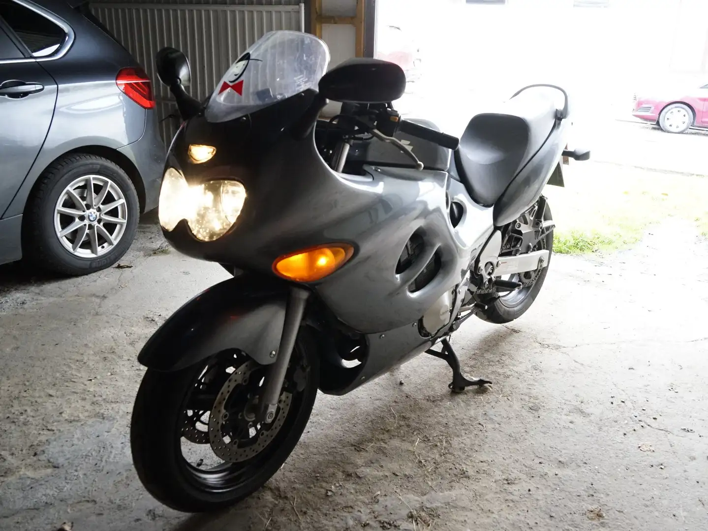 Suzuki GSX 750 GSX 750 F Argintiu - 1