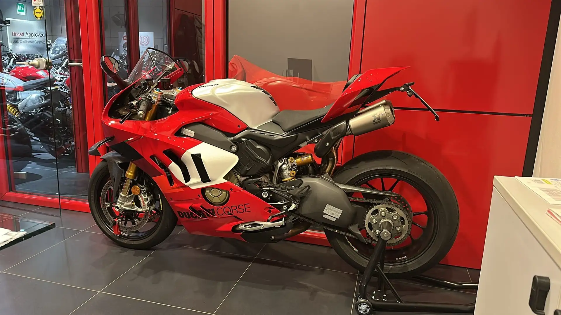 Ducati Panigale V4 R - 2