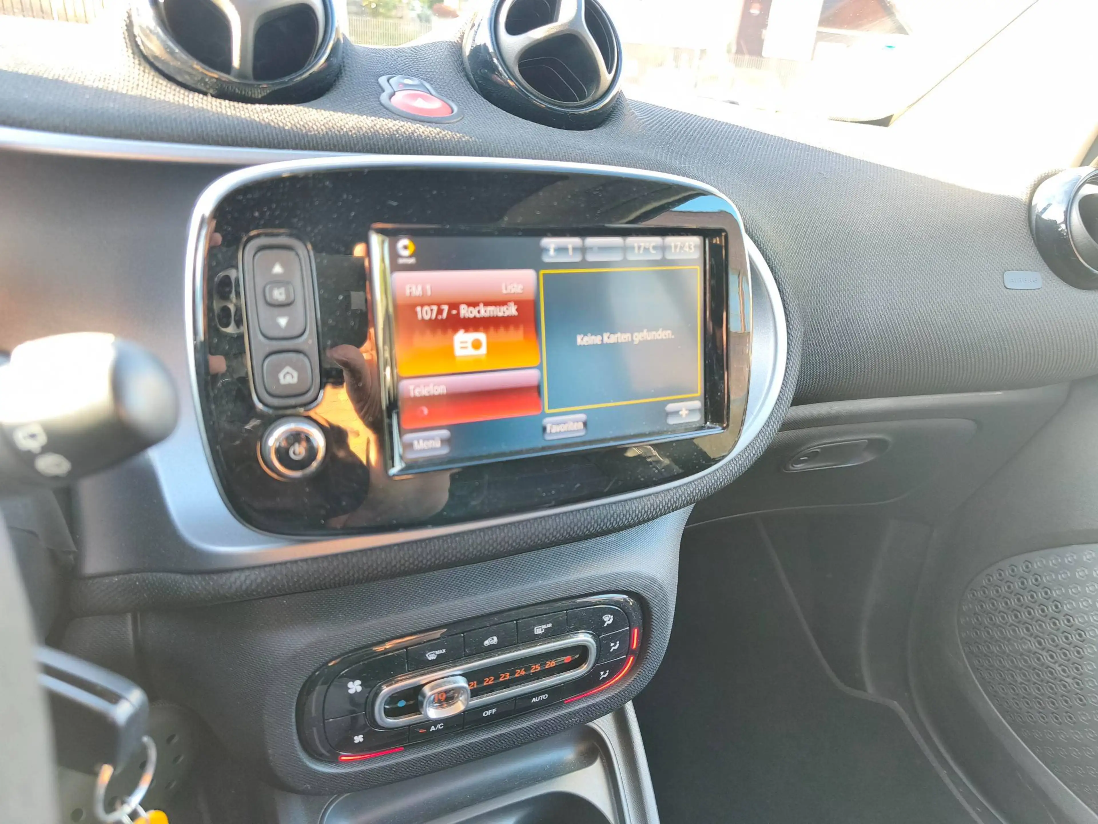 smart forTwo electric drive / EQ (453.391) — photo 10